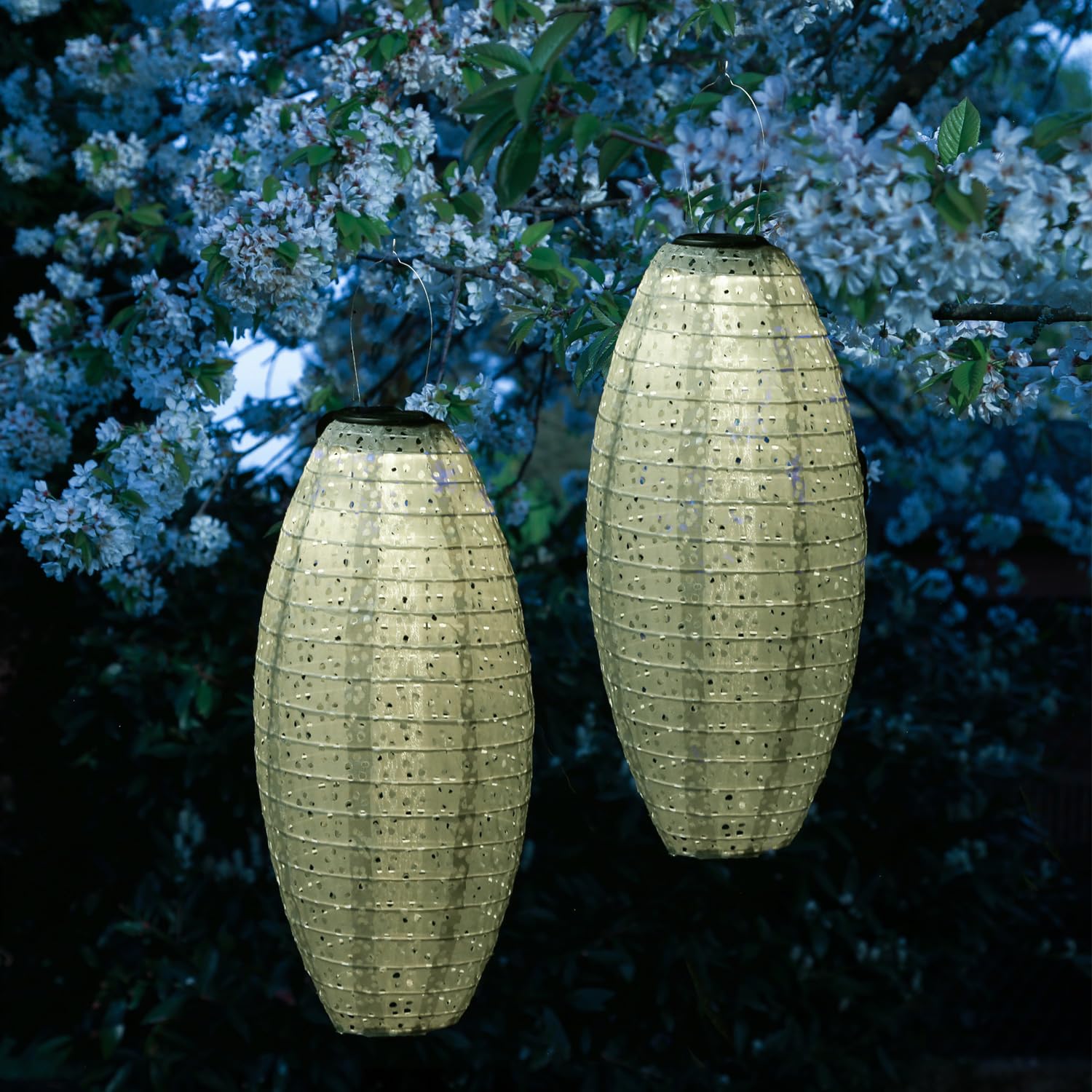 LED Solar Lampions oval mit Blumenmuster grün 25cm für Party Balkon Terrasse outdoor 2er Set Gartenlampions mit Sensor wetterfeste Solarlampe hängend Laterne (grün - 2 Stück (oval))