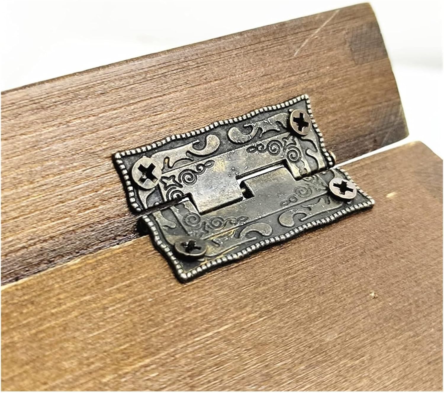 KeuLen Wooden Box Latch Hasp,2 sets of box buckles and 4 hinges Antique Bronze Padlock Wood Box Latch Hasp Suitcase Cabinet Hinge Furniture Fittings Decorative Hardware
