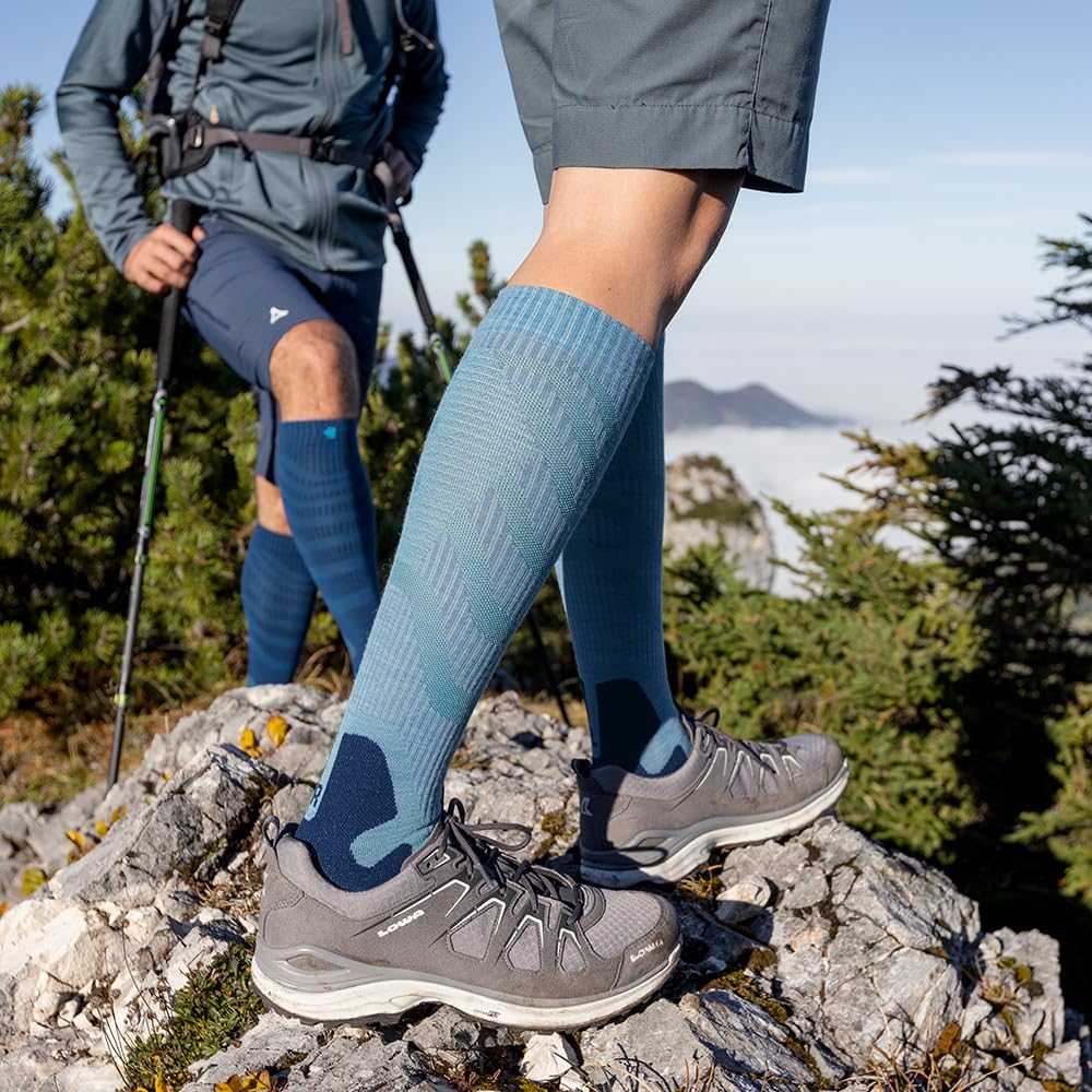 BAUERFEIND Calcetines de senderismo Outdoor Performance Mid Cut Socks" para actividades al aire libre como senderismo (trekking, hiking), 1 par de calcetines deportivos de lana (merino), Gris Lava,