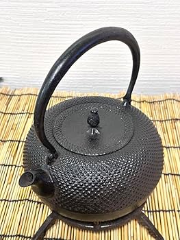 美品　南部伝統工芸士 及川寛治作真作保証１５型姥口アラレ　南部鉄瓶　南部鉄器 南部伝統工芸士 及川寛治作真作保証15型姥口あられ 南部