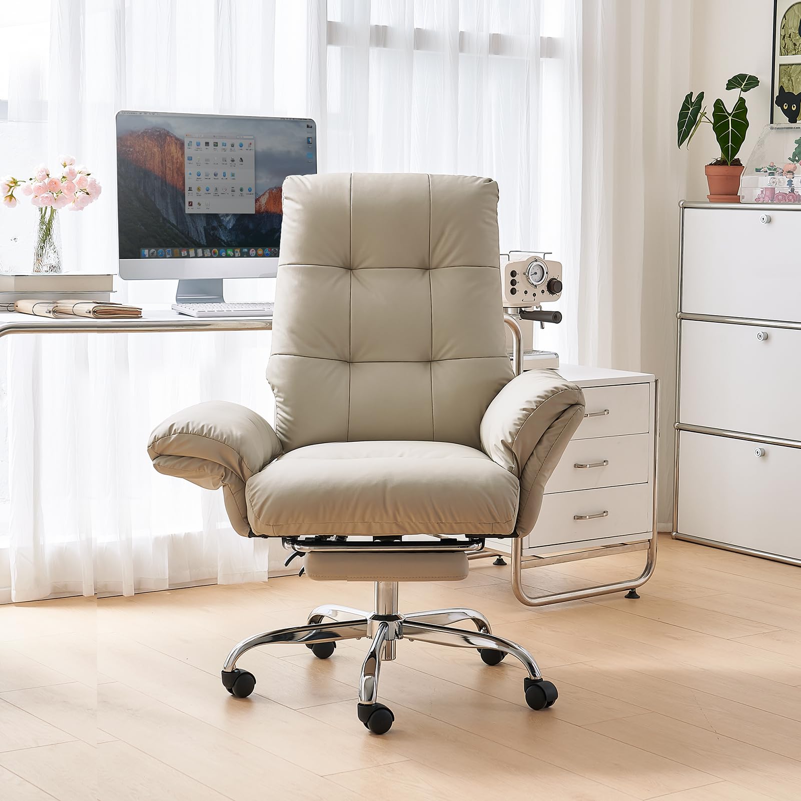 EMIAH Silla de Oficina Ergonómica con Reposabrazos Abatibles,Cuero PU,Beige | Silla de Escritorio Ejecutiva Reclinable con Reposapiés, Sillón de Ordenador, Cómoda Silla de Ordenador Tocador con Ruedas