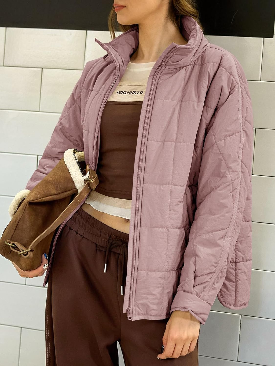 Aiopr Women's Oversized Lightweight Down Coat Long Sleeve Zip Packable Short Puffer Jackets - Image 3