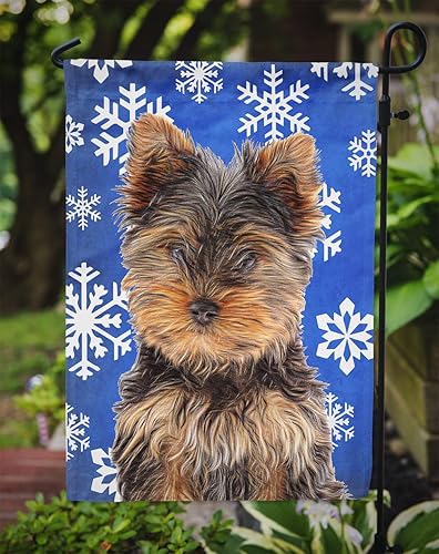 Miniatura 3 de Caroline's Treasures KJ1181GF - Bandera de jardín con diseño de copos de nieve de invierno, diseño de Yorkie Puppy/Yorkshire Terrier para jardín,
