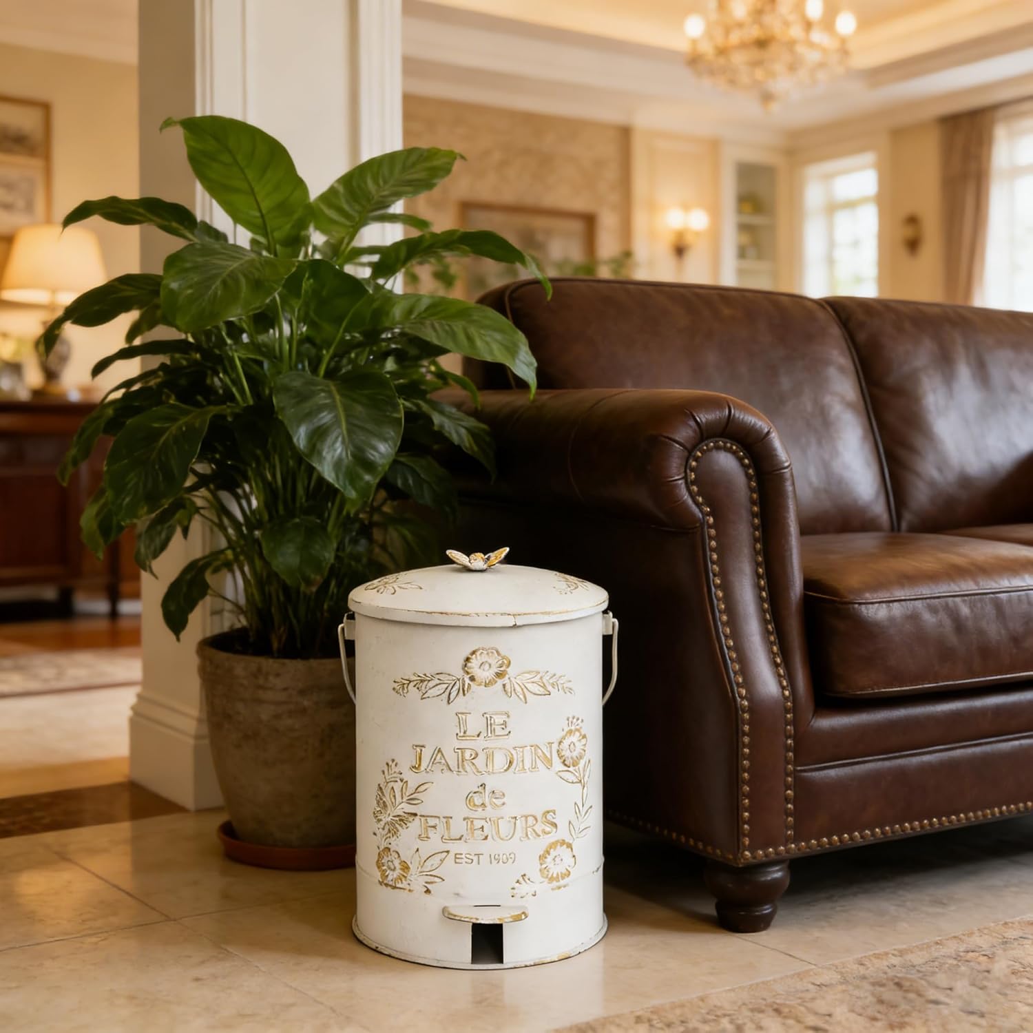 Retro Metal Trash Can with Lid and Pedal Farmhouse Step-On Garbage Cans Rustic Recycling Waste Bin with Removable Inner Bucket & Wooden Handle for Kitchen Bathroom Bedroom Office Garden 8 Liter