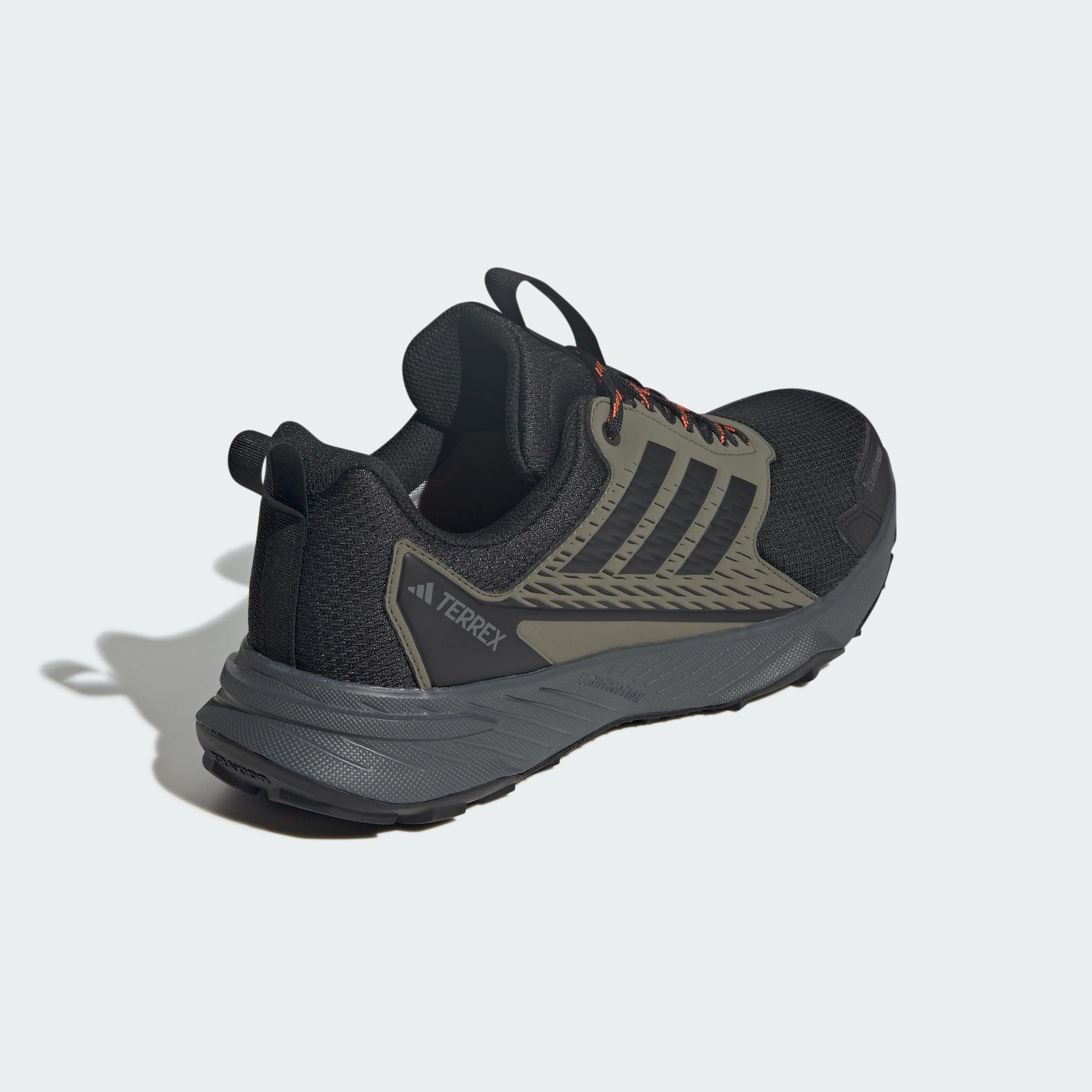 adidas Men's Chaussure de Trail Running Terrex Tracefinder 2 Climaproof
