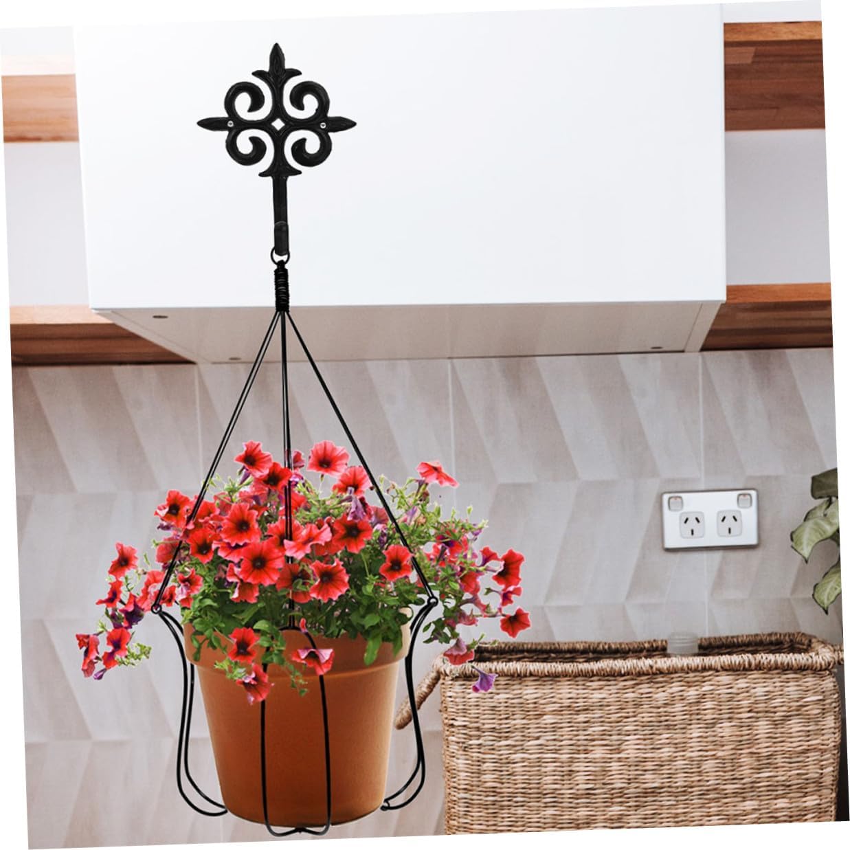 3pcs Metal Plant Hooks for Wall Hanging Balcony Garden Planter Bracket Heavy Duty Outdoor Hanging Basket Holder for Flower Pots