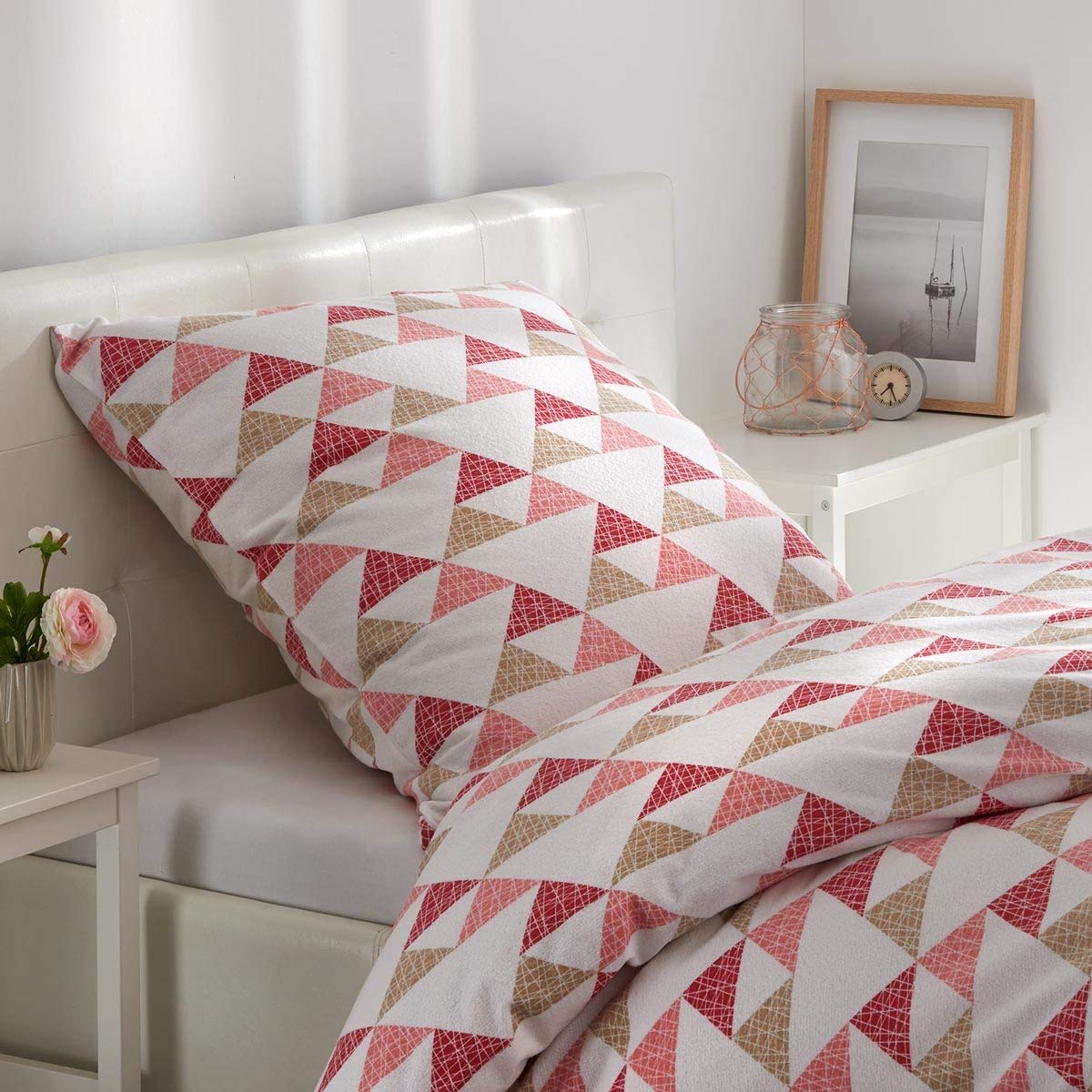 Traumschlaf Frottee Bettwäsche Christin – kuschelig warm & weich | geometrisches Dreiecksdesign in Rot & Beige | pflegeleicht & strapazierfähig - 135x200 cm + 80x80 cm
