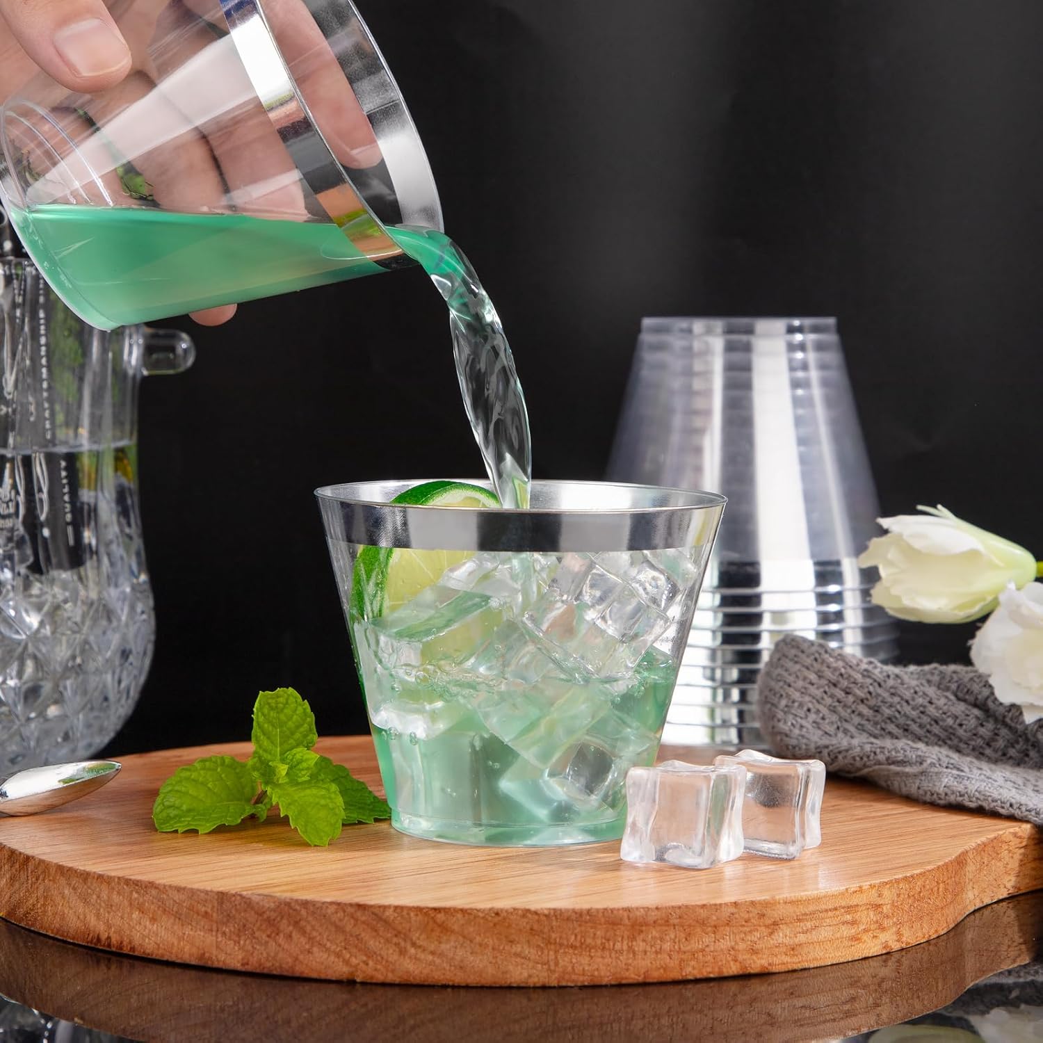 Clear Plastic Cups with sier Trim - Plastic Disposable Cups,
