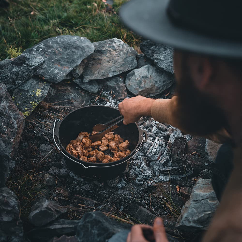 Petromax Feuertopf (Dutch Oven) Set´s (FT9, planer Boden) | Original Gusseisen | mit Deckelheber und Pflegepaste | ohne Einbrennen | Einsteiger-Set | robust & vielseitig