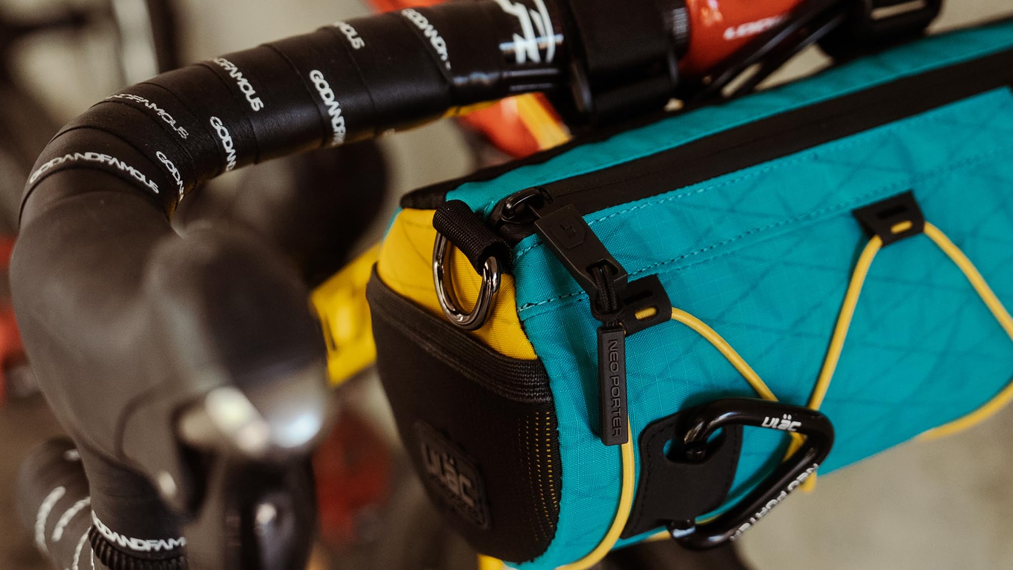 ULAC Borsa Manubrio Bici con Tracolla Borsa Impermeabile Nylon 1,7L 23x11x11 cm Accessori Bici MTB E-Bike Complementi Cestino Porta Attrezzi