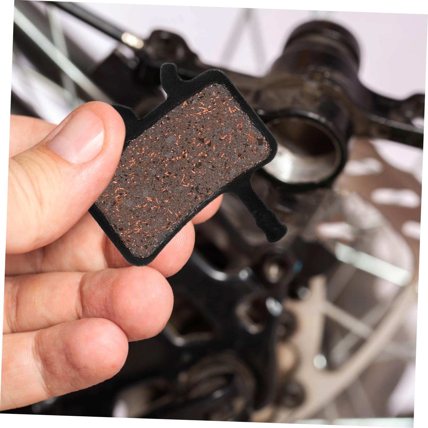1pair Bike Brake Pads Sturdy Disc Brake Replacement for Mountain Road Cycling Easy to Install Wear Resistant Comfortable Braking Effect Suitable for Various Roads - Image 3