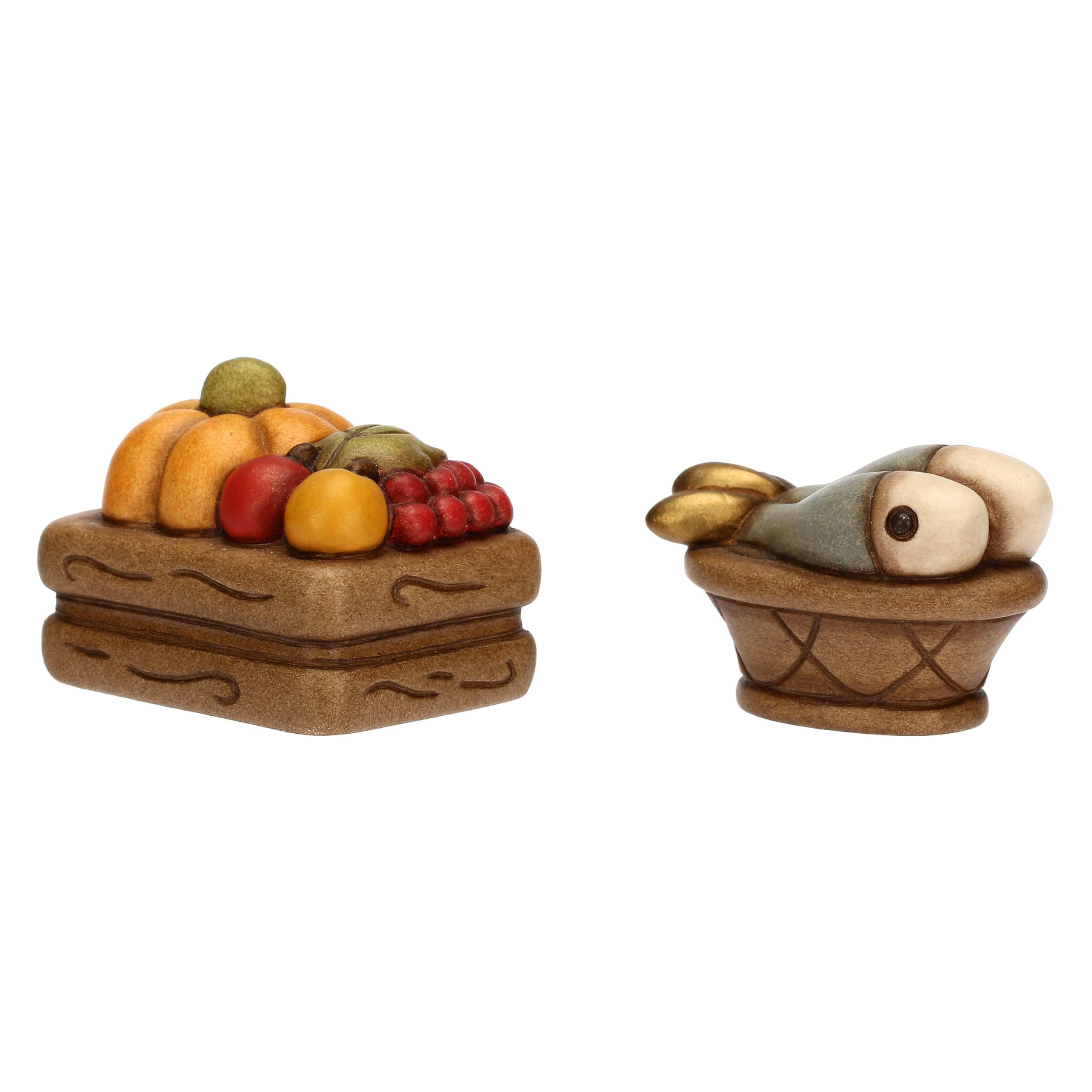 THUN - Set casseta frutta e cesto con pesce - ceramica - Collezione Presepe Classico - cassetta frutta 4x3,2x3 cm - cesta pesce 4x2,4x2,2 cm