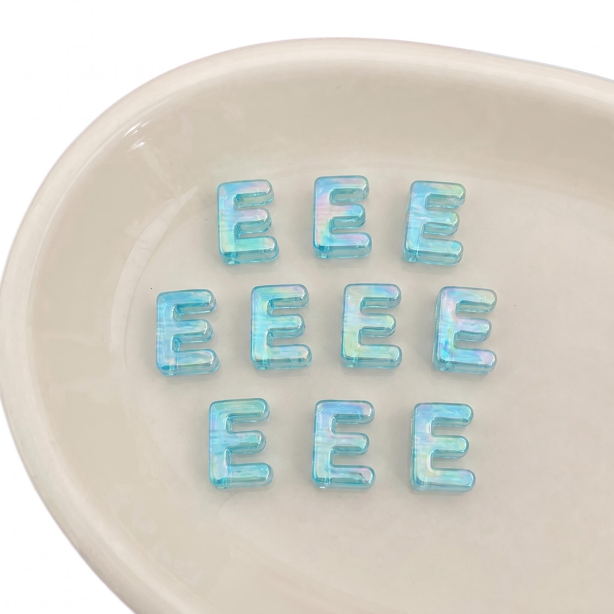 Letter Beads 10pcs, Large Acrylic Alphabet Beads with 6mm Hole, Iridescent Holographic UV Plated for Bracelet Making, Jewellery, Keyrings & Craft (Iridescent Sky Blue, Letter E)