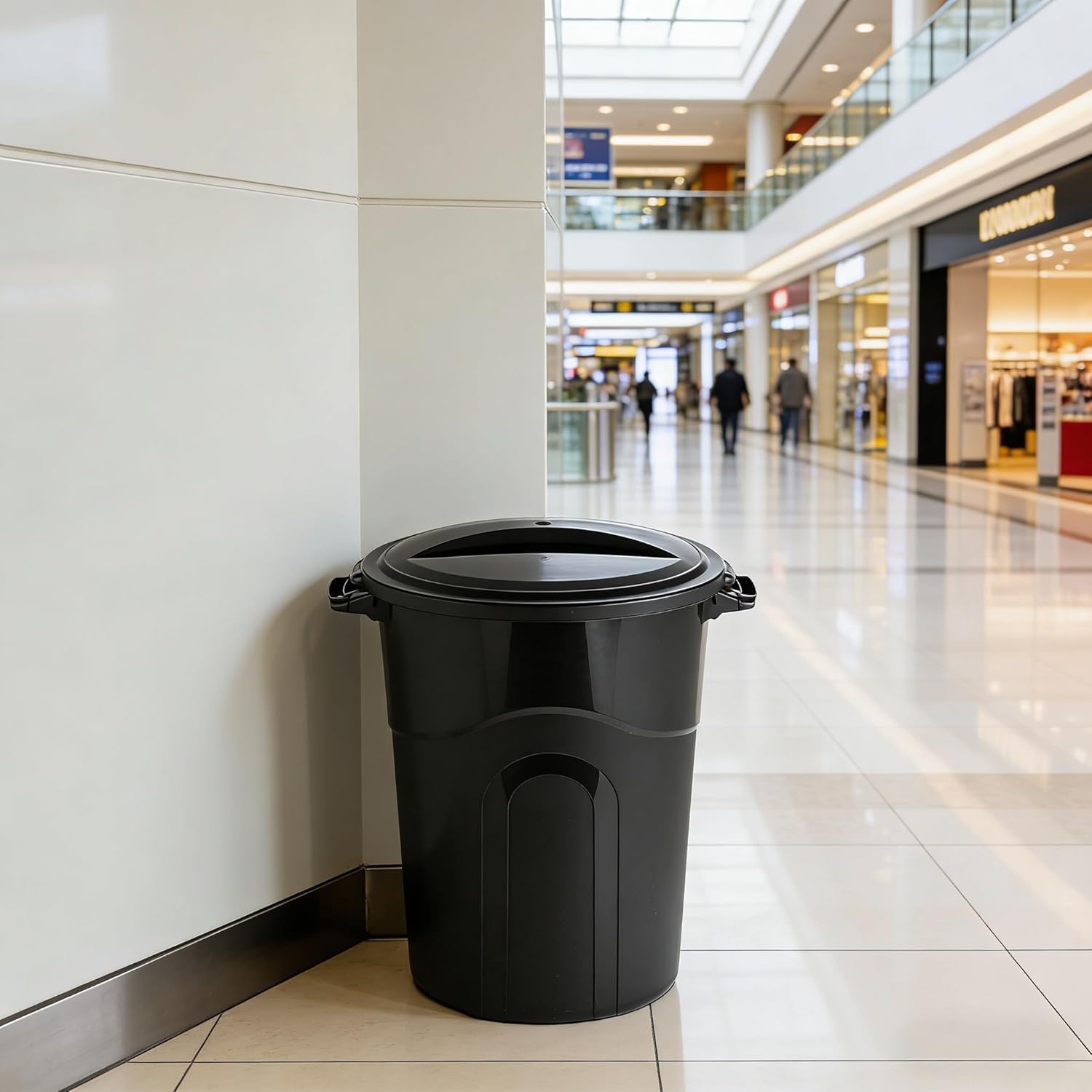 32 Gallon Garbage Can, Included Lid, Indoor/Outdoor, Black
