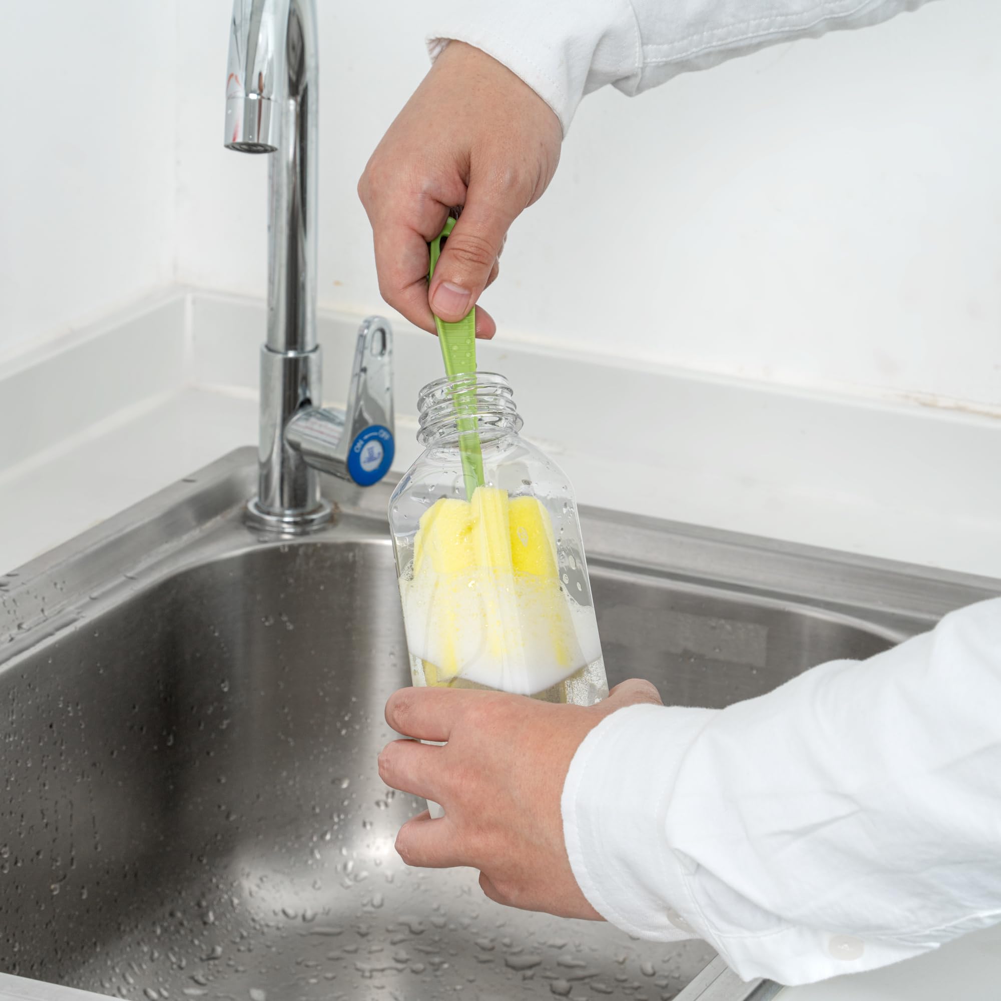 Restaurantware Botella Tek de 16 onzas para jugo, 1 botella con tapa, incluye etiqueta, tapa, cepillo y embudo, recipiente vacío de plástico transparente, para batidos, leche o agua