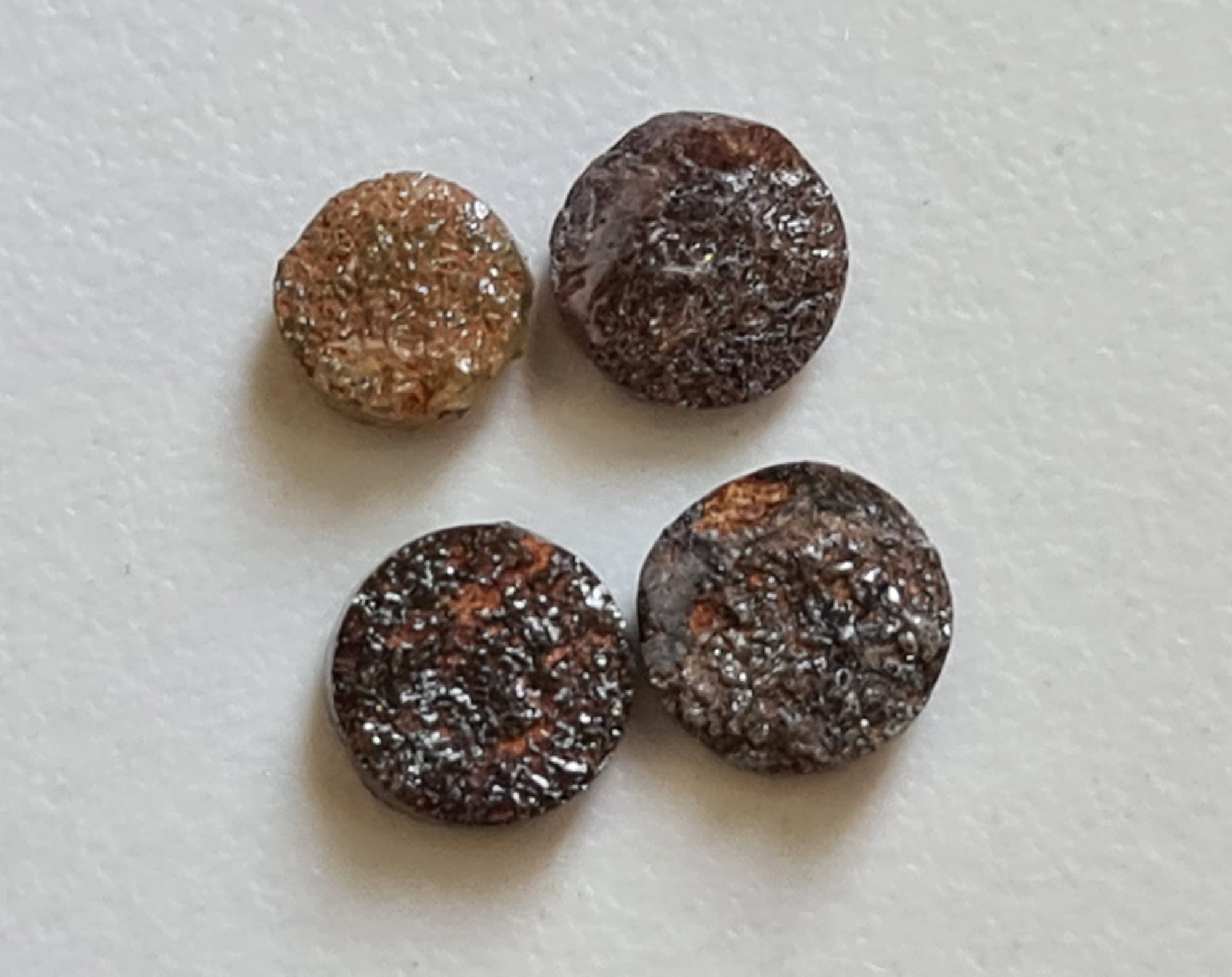 Dischi diamantati grezzi Pneumatici diamantati 4 pezzi Bottoni sciolti tagliati al laser per donna, marrone, 5,5-6,5 mm