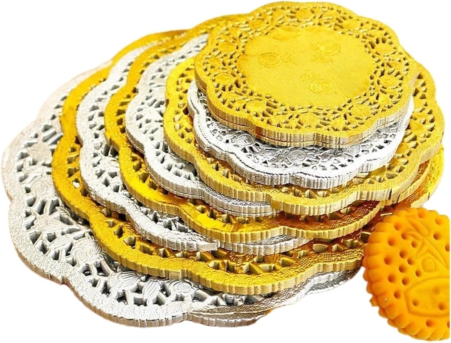 Paper Doilies 100pc Round Paper Doilies Golden Silver Lace Kitchen Wedding Party Decorative Baking Placemat Tea Coffee Doily Handmade Pad(Silver,5.5inch)
