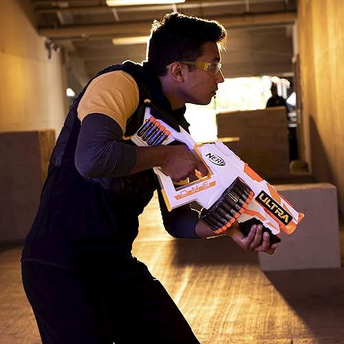 Miniatura 3 de Nerf Ultra One - Pistola motorizada de alta capacidad, 25 dardos Nerf Ultra Oficiales, los dardos Nerf más lejanos voladores