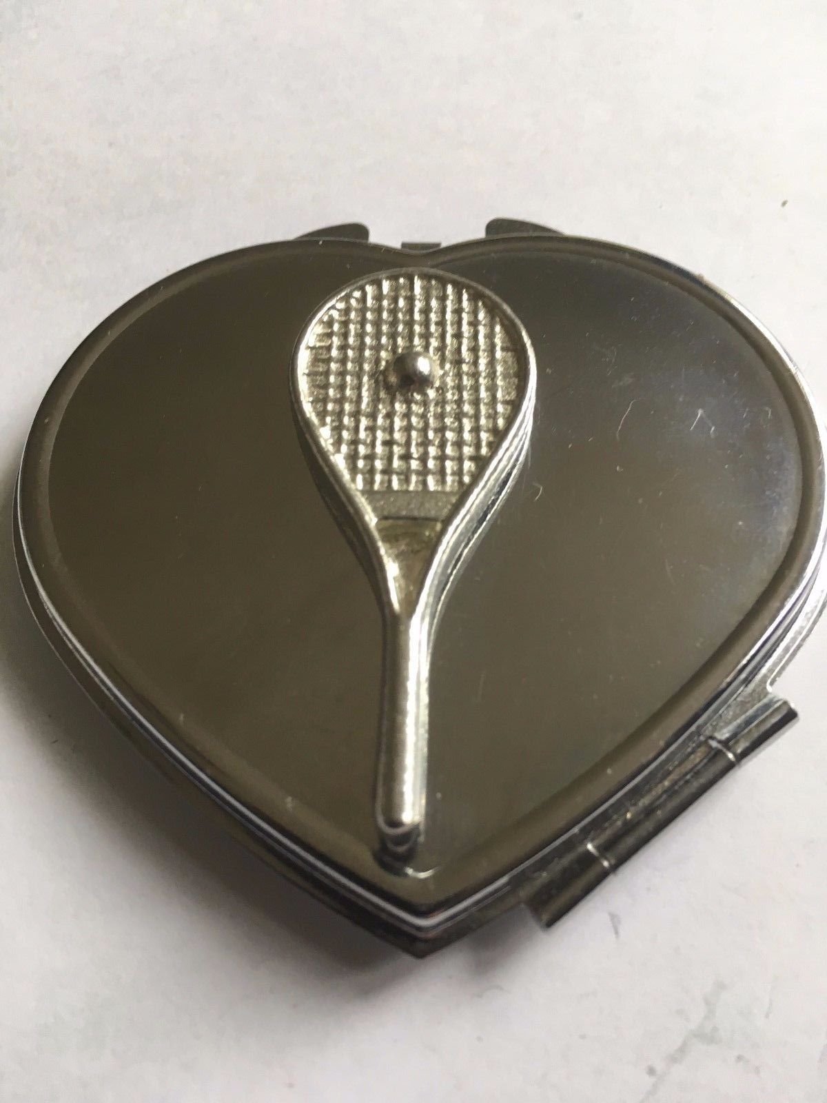 Miroir de poche tennis en étain TG224, l'accessoire chic du sac à main