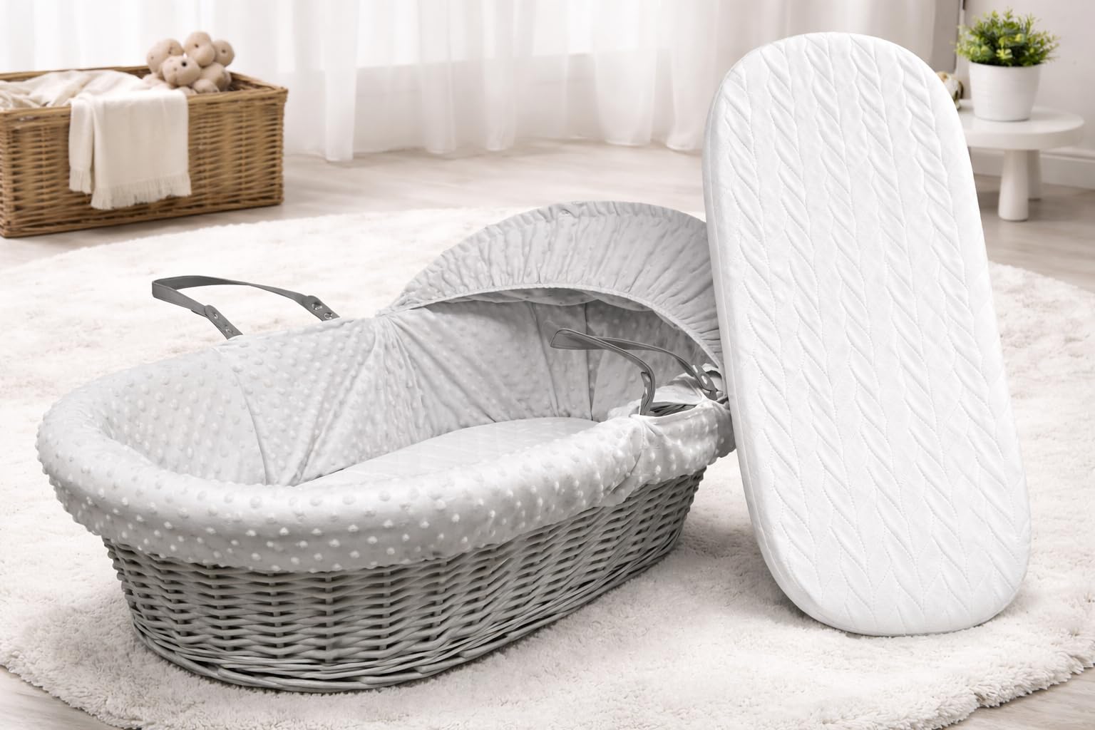 Colchón de microfibra hipoalergénico con forma ovalada de 74 x 30 x 4 cm (producto para bebé)