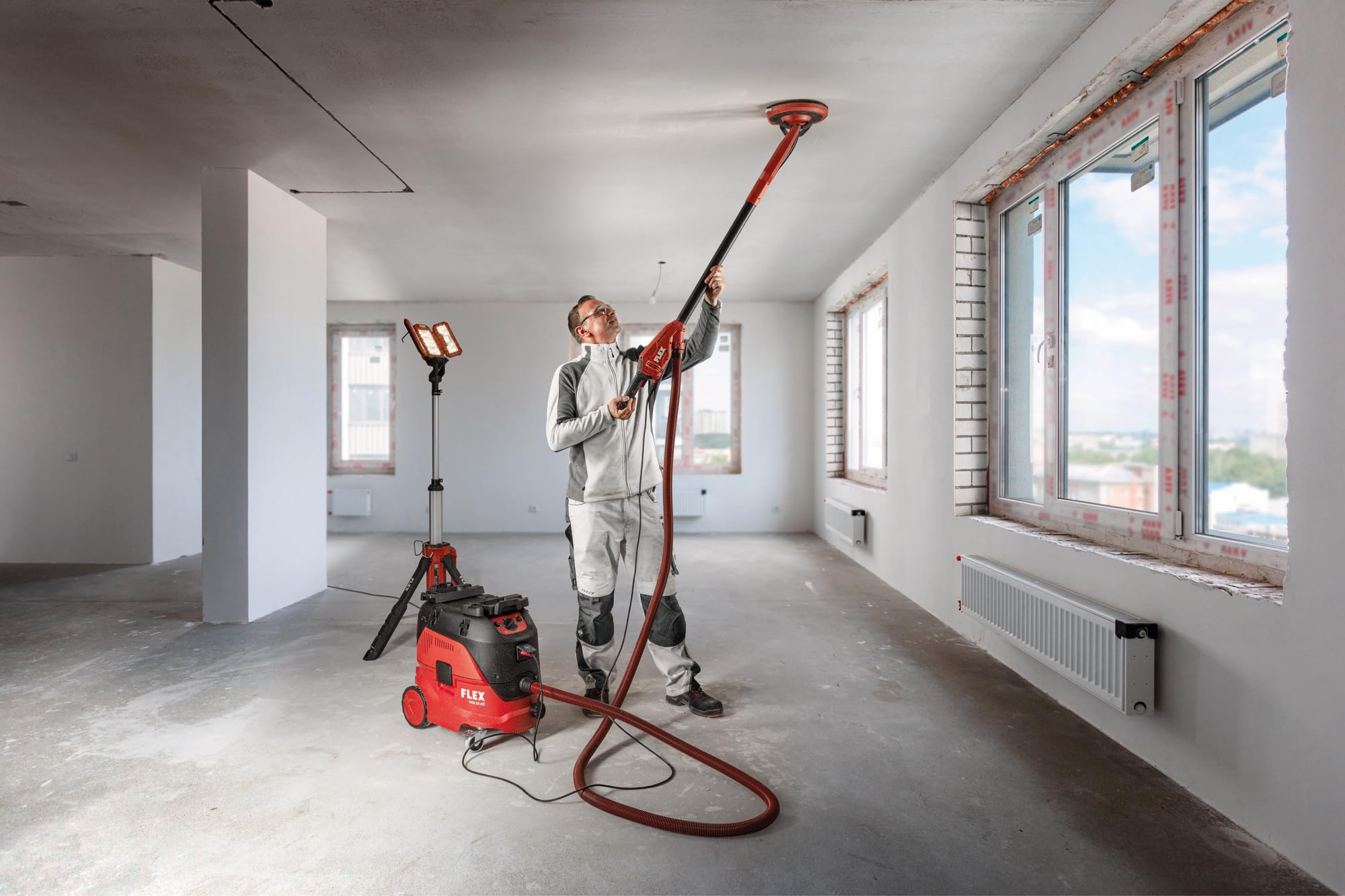 Flex Giraffe GE 6 R-EC + Sicherheitssauger VCE 33 M AC Set + Schleifpapier (Wand- und Deckenschleifer Giraffe inkl. Schleifpapier + Sicherheitssauger 30 l, Klasse M, Trockenbau Schleifgerät) 533564