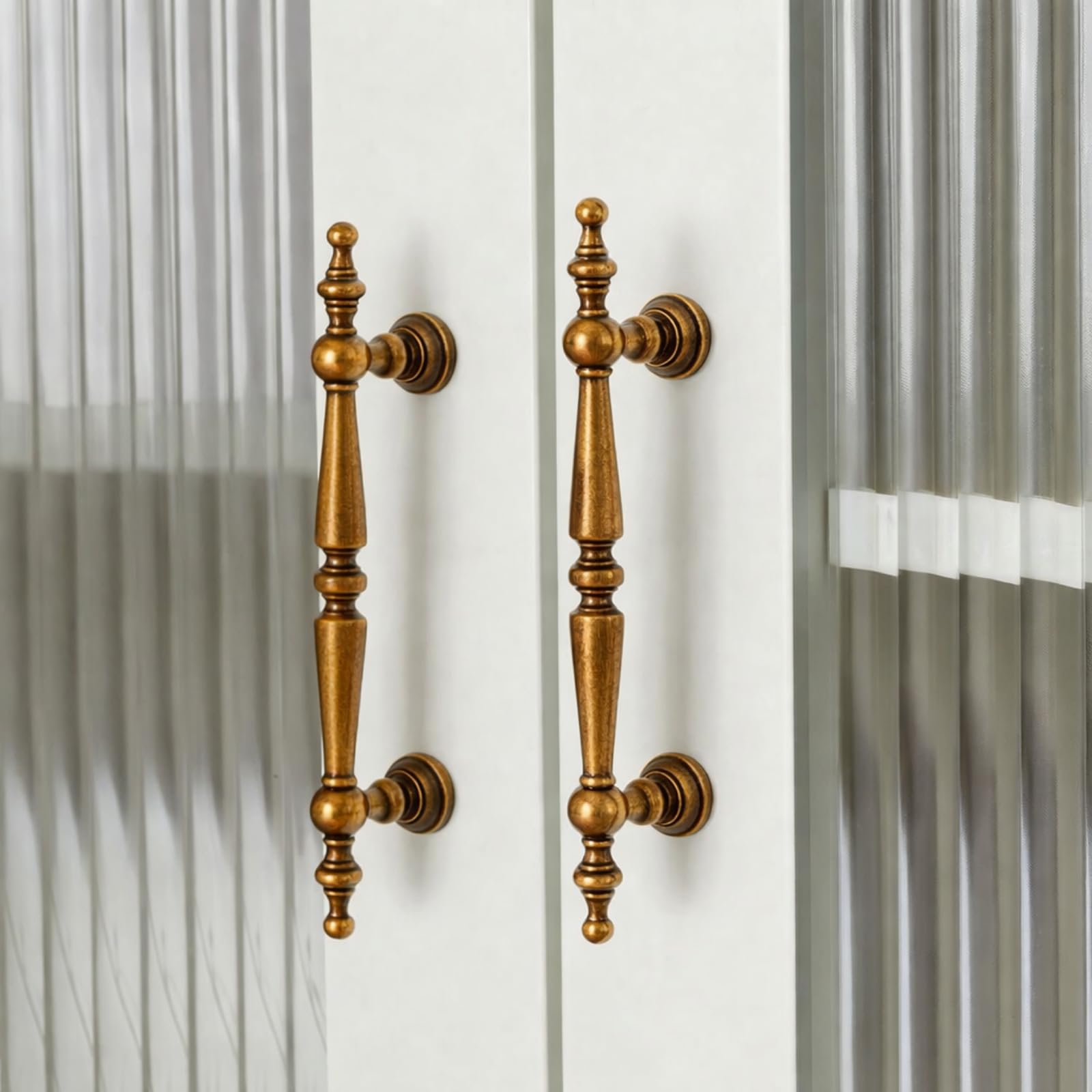 Shimeyao Paquete de 10 tiradores de latón antiguo de 6 pulgadas, manijas de gabinete de cocina, manijas vintage para cajones de baño, tiradores de tocador de 3.78 pulgadas entre agujeros
