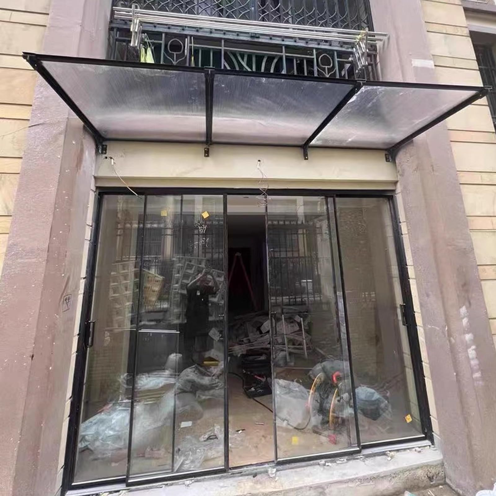 Markiza okienna z poliwęglanu do drzwi wejściowych i tarasów, styl z prostą twarzą (150 x 120 cm), trwała ochrona zewnętrzna z blachy komorowej.
