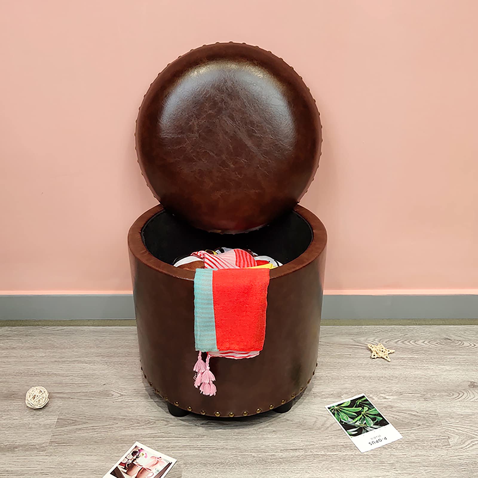 Pouf de rangement rond pour un salon cosy et une entrée bien ordonnée