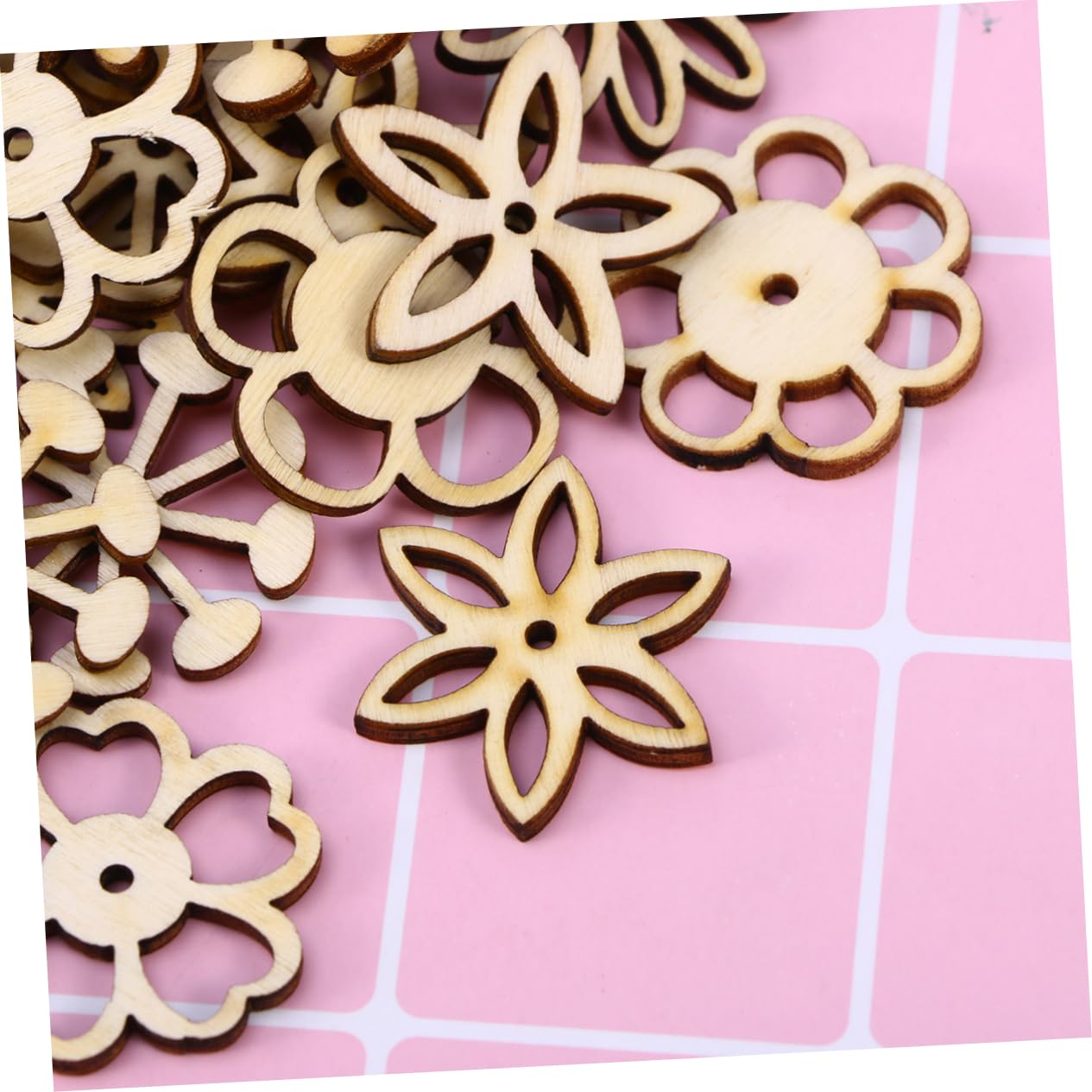 VILLCASE 50pcs DIY Wood Chip Craft Decorations Cut Out Shape Christmas Tree Decor Christmas Ornaments for Home Decor