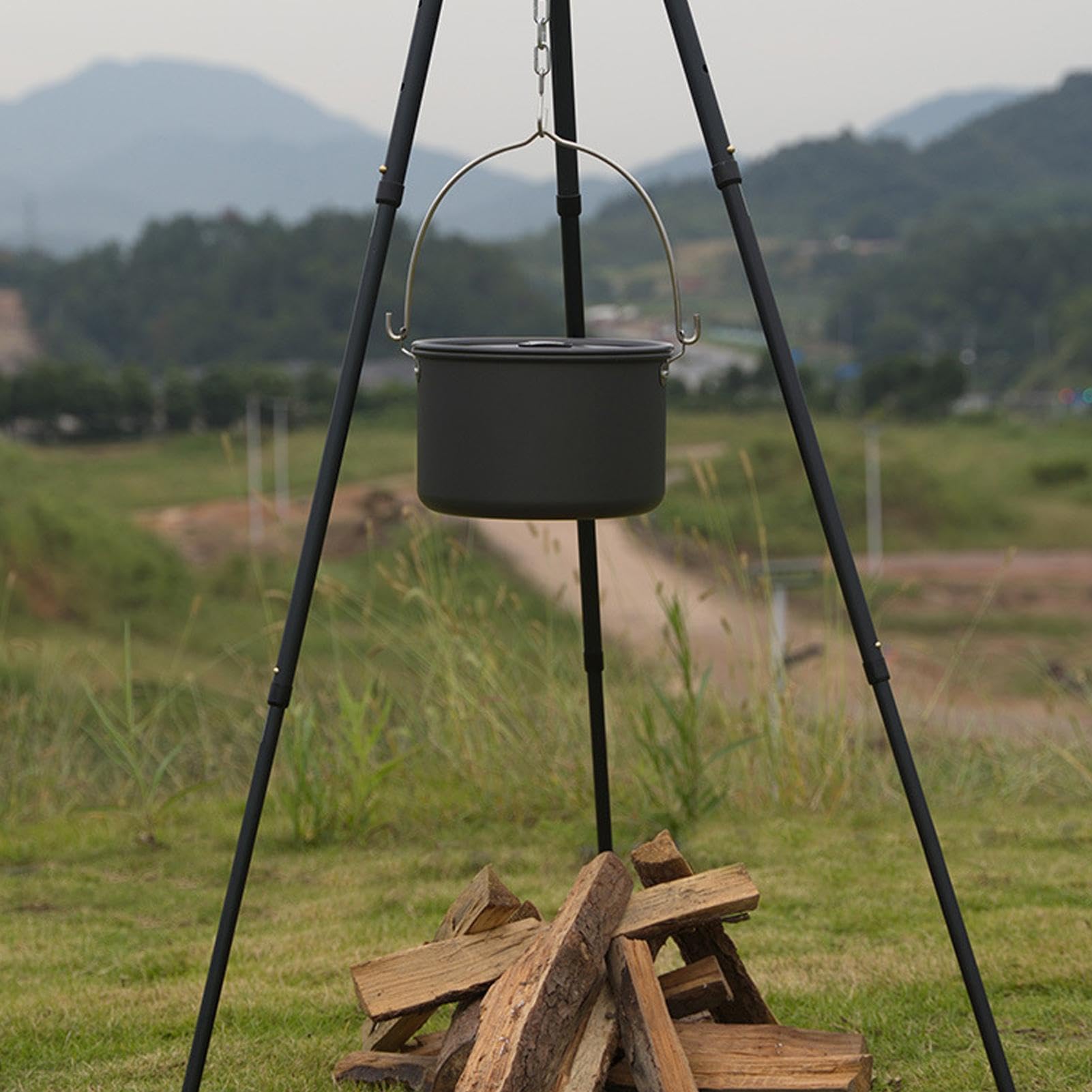 Robuster Grill-Stativ für Outdoor-Kochen, Feuer-Camping-Grill mit Kette, perfekt für Familienausflüge und Versammlungen