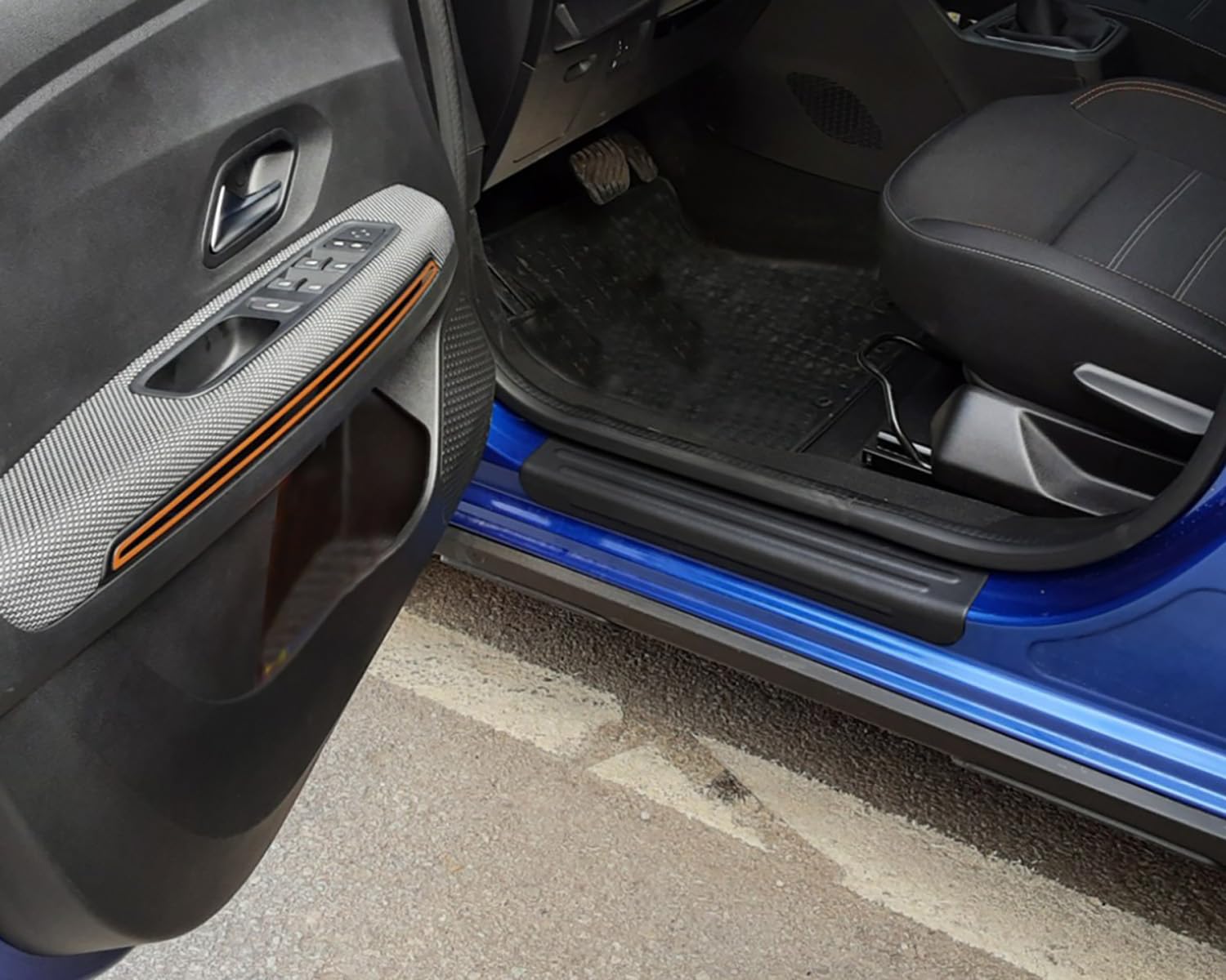 CHROMEMASTER - Kompatibel mit Dacia Sandero/Sandero Stepway 3 2021+ | Zubehör, Einstiegsleisten | Schutzleisten aus ABS-Kunststoff | Schützen Türschwellen und den Lack Deines Autos vor Beschädigung