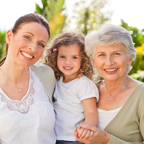Miniatura 4 de Regalos para la abuela de parte de la nieta collar familiar con texto en inglés "The Love Between a Grandmother and Granddaughter is Forever"