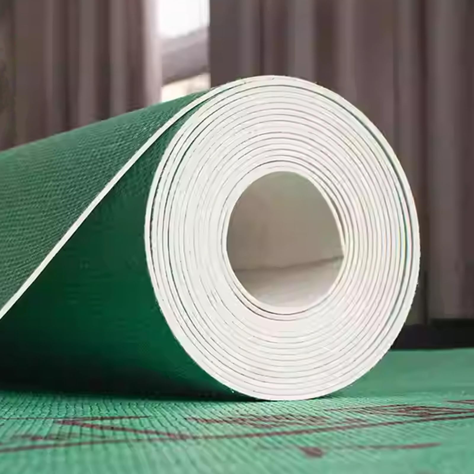 Bâche de protection de sol robuste, revêtement de surface temporaire pour peinture et construction avec fonction antidérapante