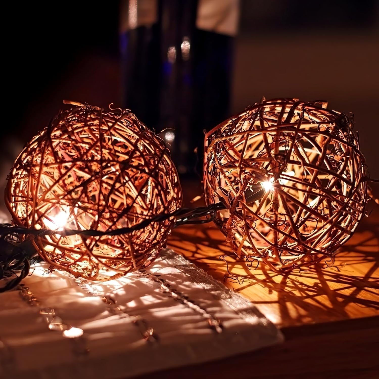 10PCS Hand Knitting Decorative Vine Balls, 3.93 Inch Light Brown Wicker Rattan Orbs for Christmas Tree, Wedding, Cafe, Bar, Party Decoration