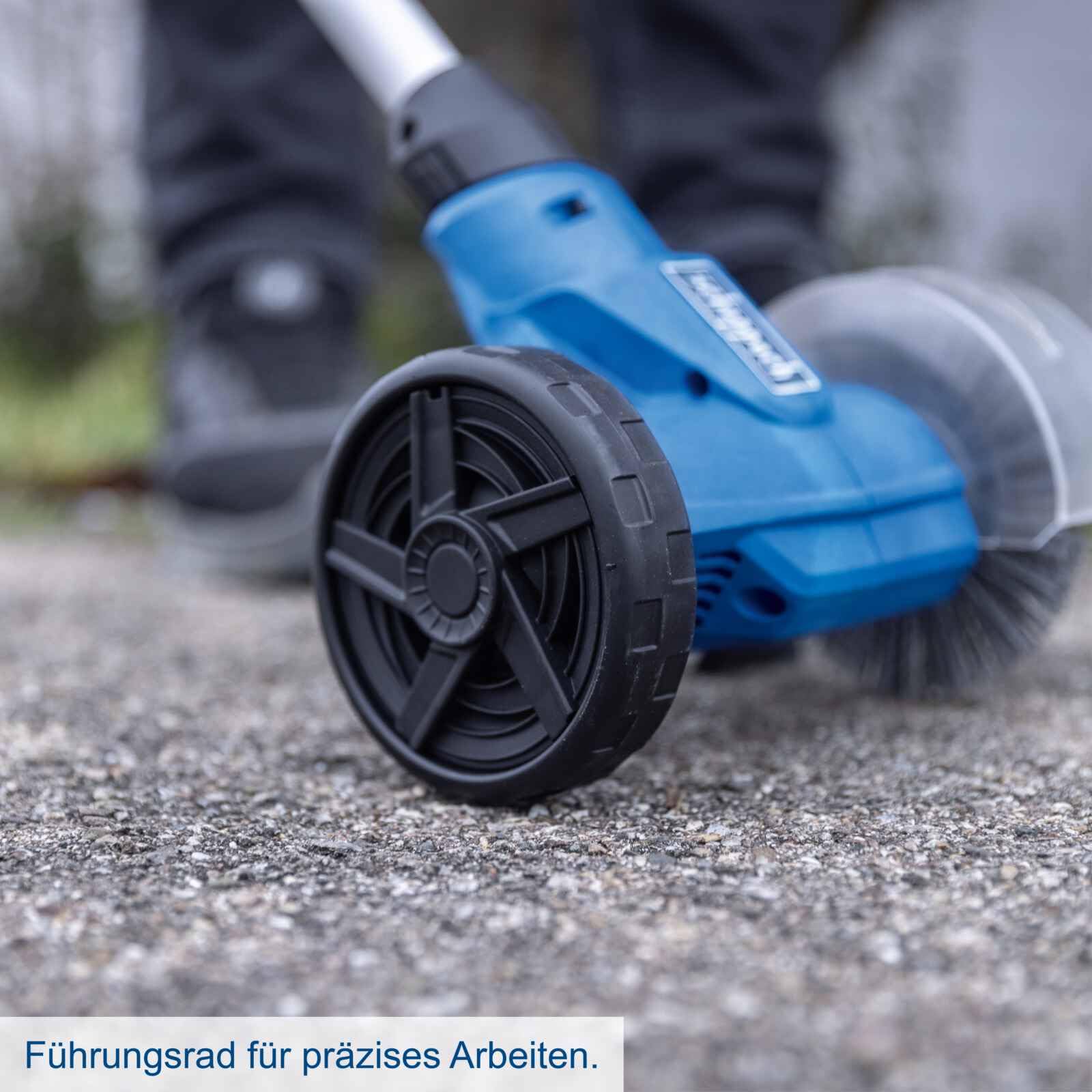 Scheppach Akku Unkrautbürste C-FR100-X Fugenbürste mit Teleskopfunktion | BürstenØ 115 mm | Führungsholm 93-123cm | Drehzahl 1200 min-1 | 20V-IXES-Serie | 10 Jahre Garantie | mit 2Ah Akku & Ladegerät