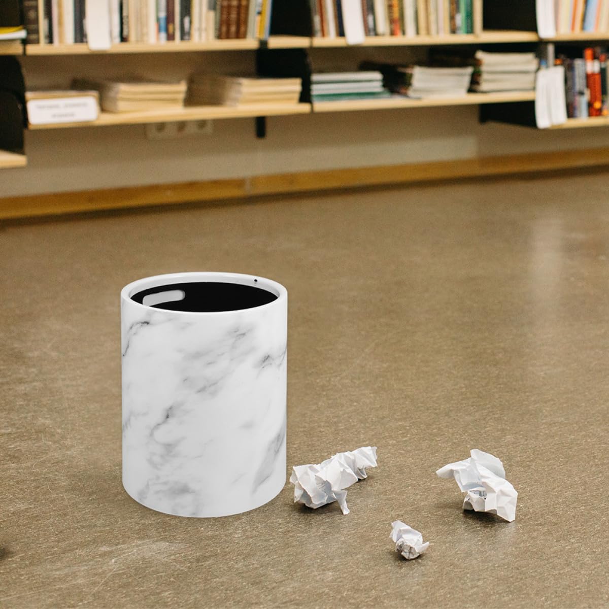 Mikikit Großer Mülleimer mit Marmoroptik Stabiler Kunststoff Abfalleimer ohne Deckel für Bad Küche Büro Modernes Design Langlebig und Leicht zu Reinigen