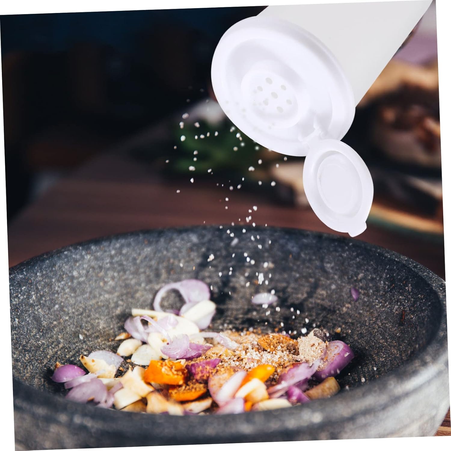 2pcs Mini Spice Bottles for Kitchen Plastic Condiment Containers for Pepper Sugar Seasoning Easy to Clean for Picnic Travel