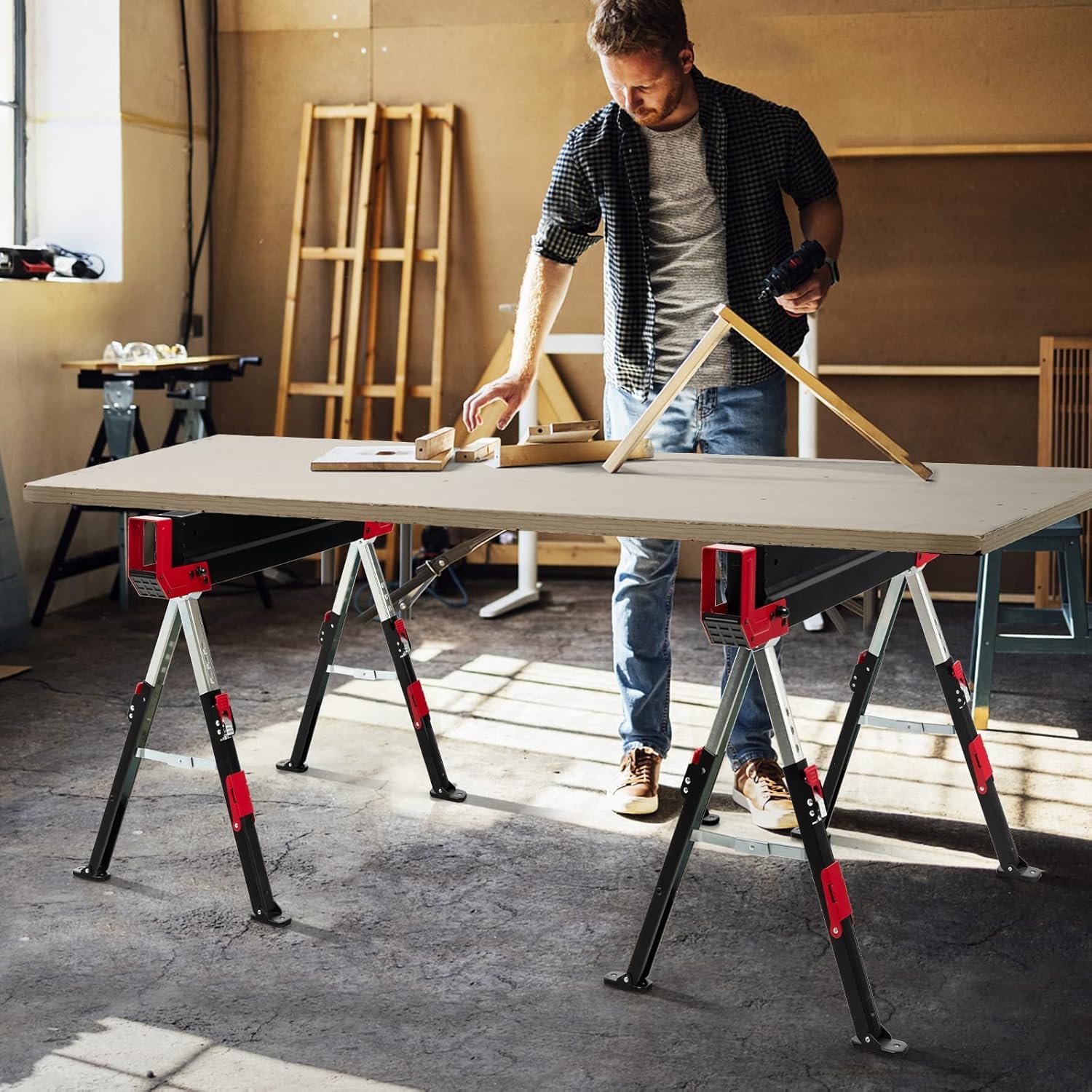 FANTASK 2er-Set Arbeitsbock höhenverstellbar bis 1180 kg belastbar mit Griff, Klappbarer Sägebock Rutschfeste PVC-Oberseite, Rot+Schwarz Tragbarer Unterstellbock
