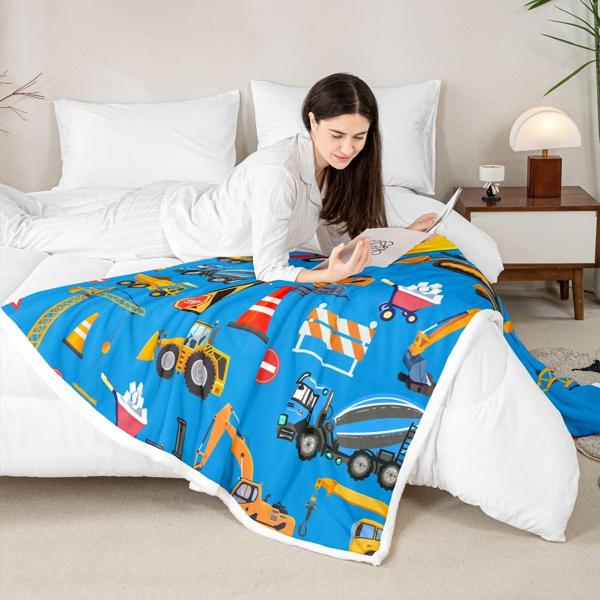 Loussiesd Pojazdy budowlane koc polarowy koparka litera F Sherpa koc dla dzieci kobiet mężczyzn pluszowy puszysty kreskówka samochód traktor królowa 228 x 229 cm na łóżko kanapę krzesło salon