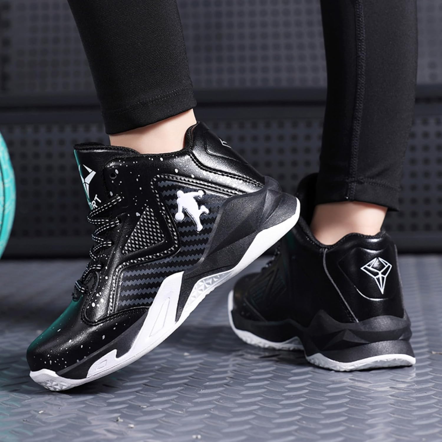 New Anti Slip and wear-Resistant Sports Basketball Shoes for Children