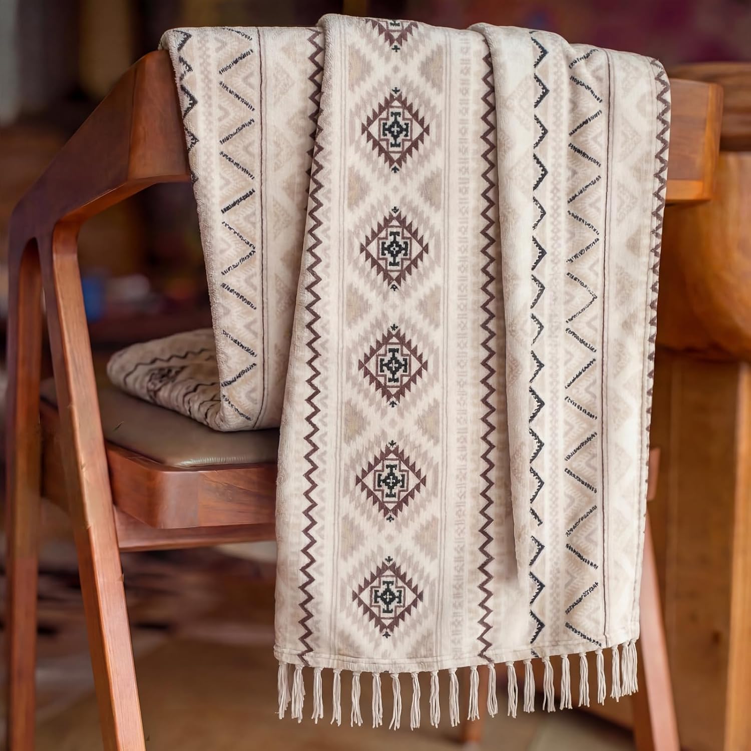 CASAAGUSTO Boho Throw Blanket for Couch - Farmhouse Throw Blanket with Tassel, Western Aztec Blanket, Printed Flannel Bohemian Blanket,Gifts for Women(50x60 Inches, Beige and Gray)