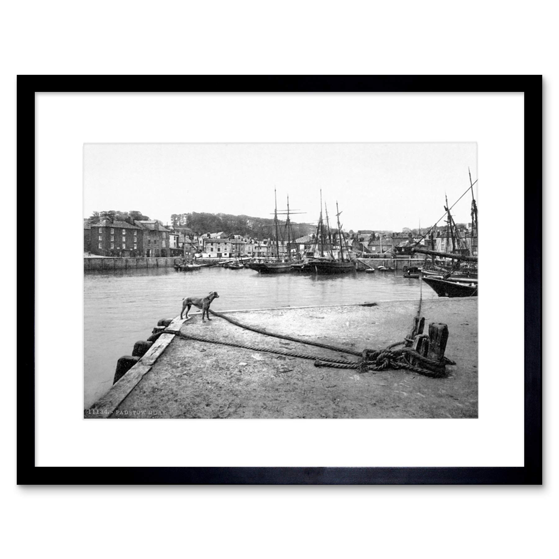 Wee Blue Coo PADSTOW QUAY CORNWALL ENGLAND VINTAGE HISTORY OLD BW FRAMED ART PRINT B12X509