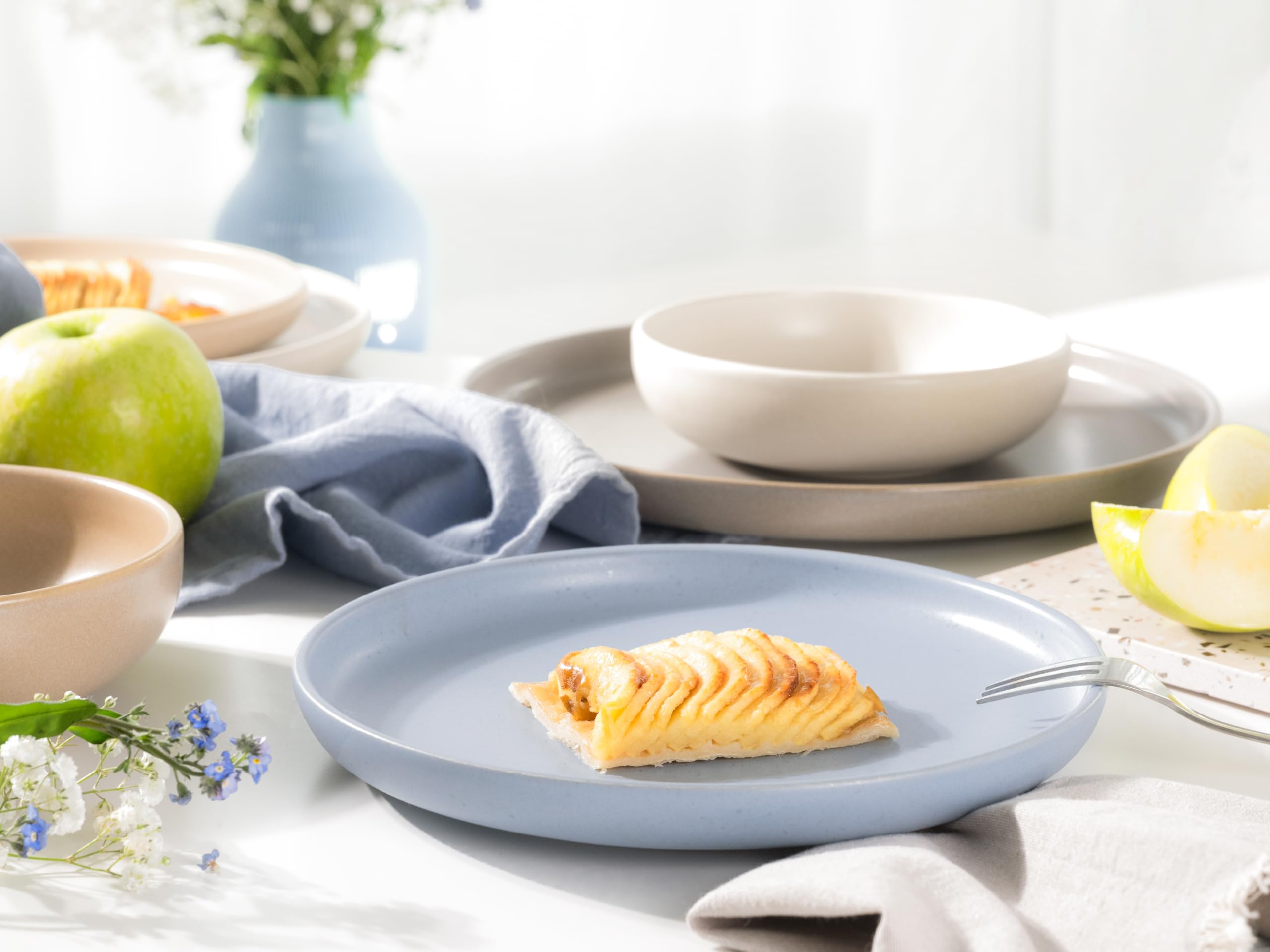CreaTable, 24662, seria Uno Nordic, 12-częściowy zestaw naczyń dla 4 osób, zestaw talerzy z kamionki, nadaje się do mycia w zmywarce i używania w kuchence mikrofalowej, wyprodukowano w Europie