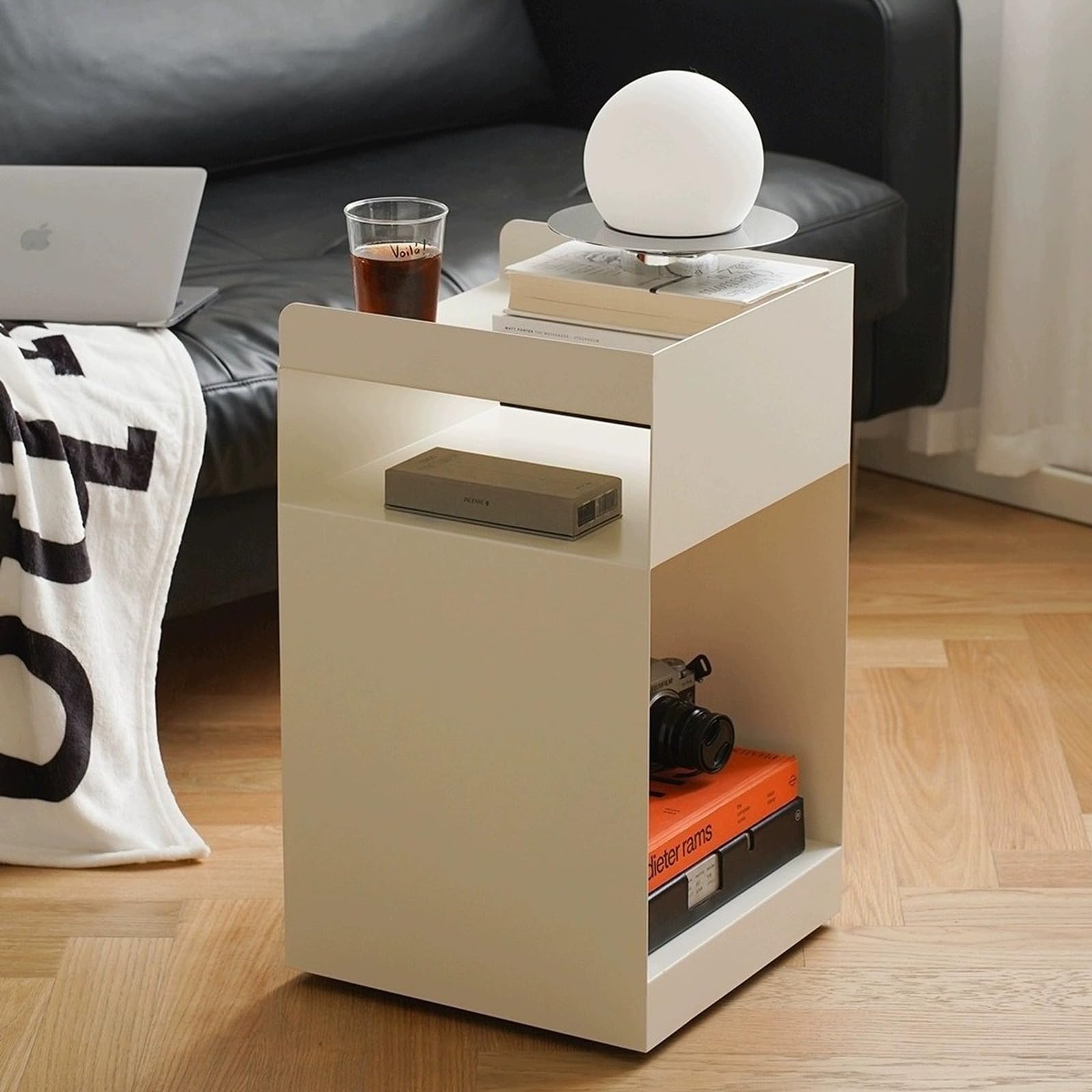 Table d'appoint mobile pour salon et chambre aux petits espaces