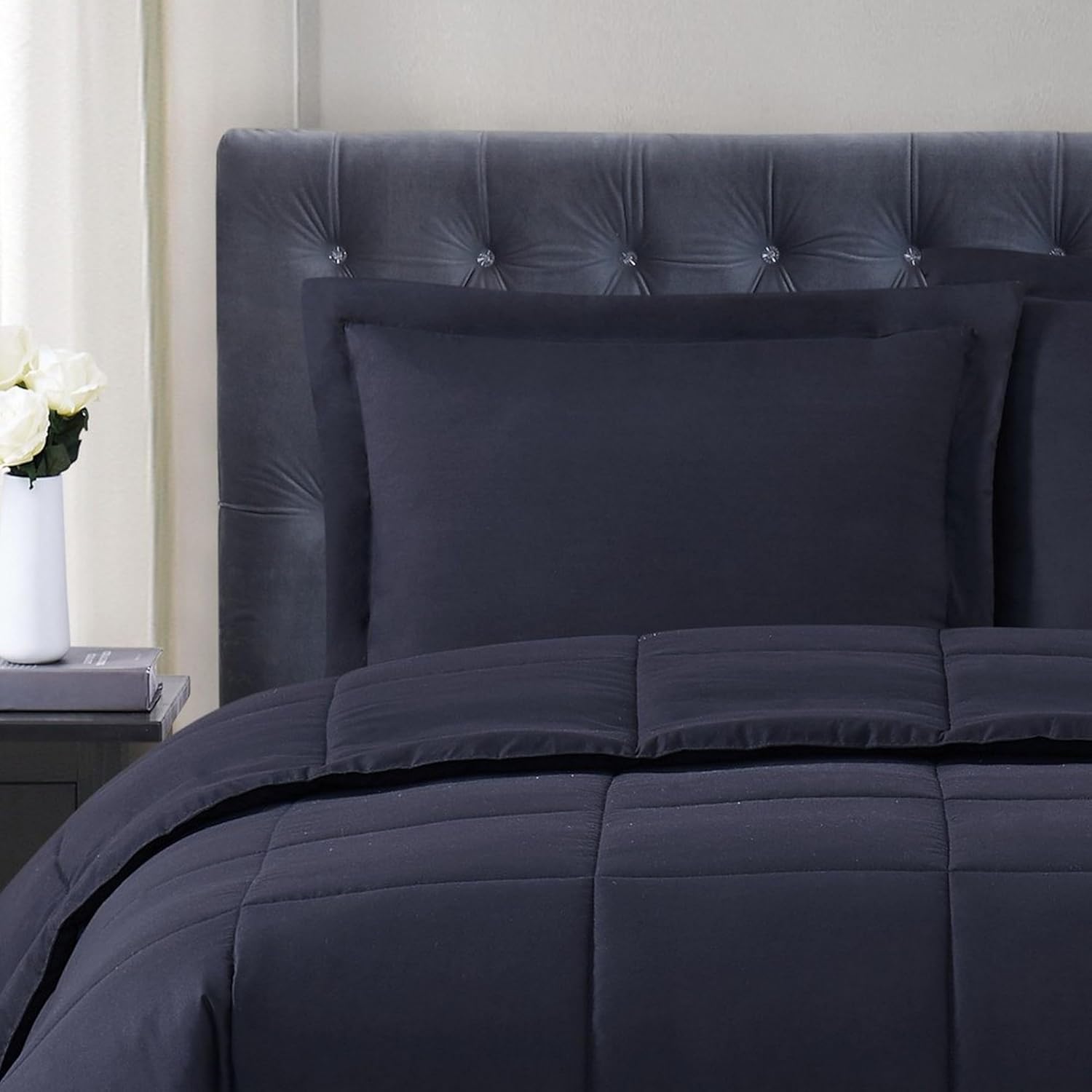 TRULY SOFT Everyday Reversible Comforter Set Black Polyester 2-Piece Twin XL Comforter Set, Solid Color Themed, for Men and Women, Oeko-TEX Certified Confidence