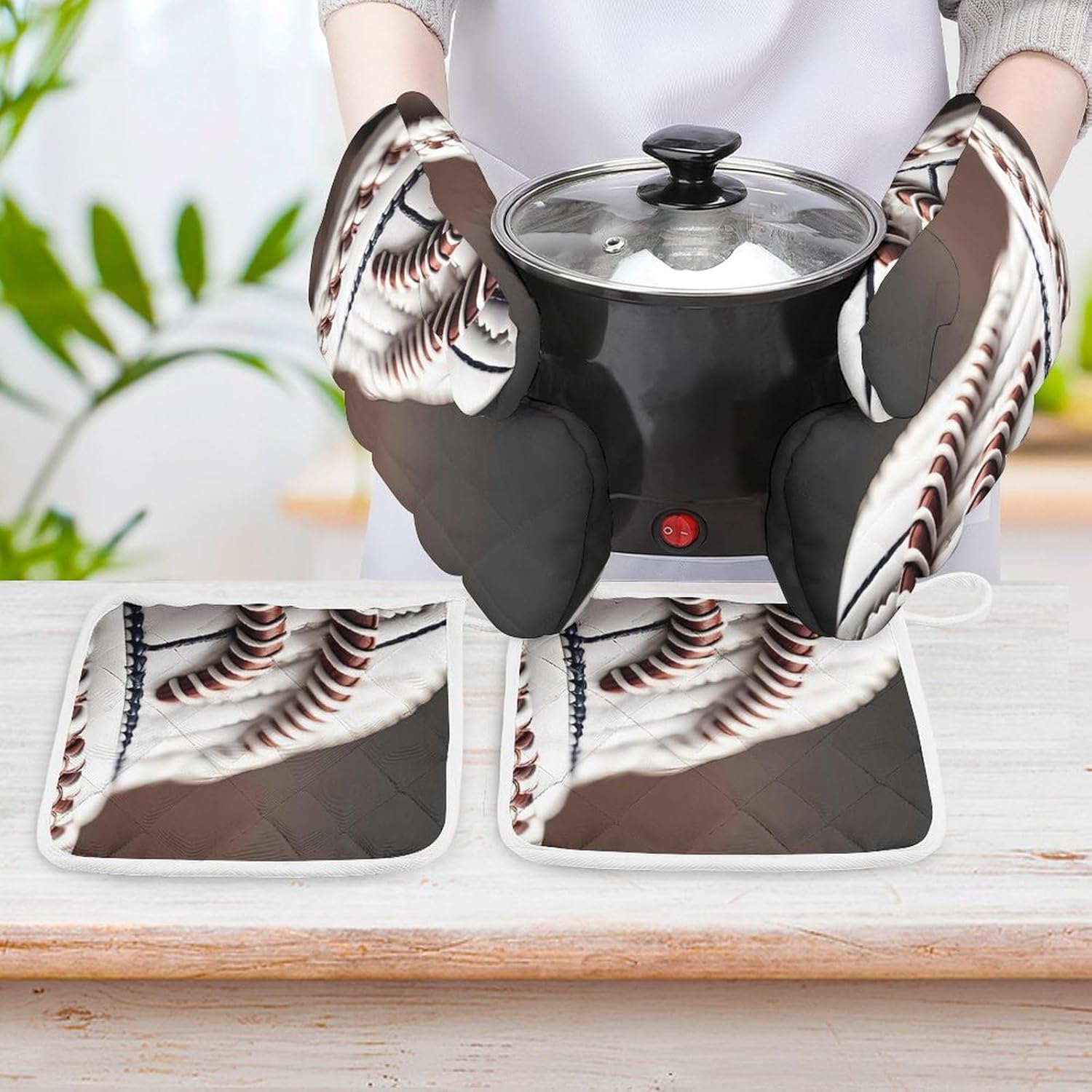 Oven Mitts Pot Holders Kitchen Baseball Lace Close Up Heat Resistant Oven Glove for Baking and Cooking