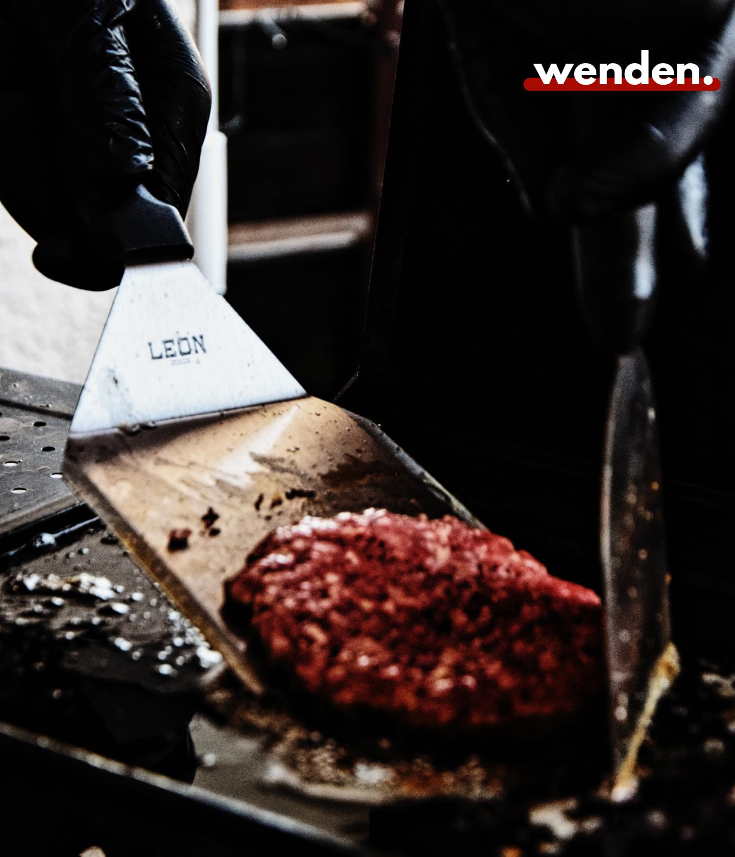 LEÓN Goods Lot De 2 Cloches à Hamburger Inox – Fondre Fromage Parfait – Résistantes Chaleur BBQ & Plancha
