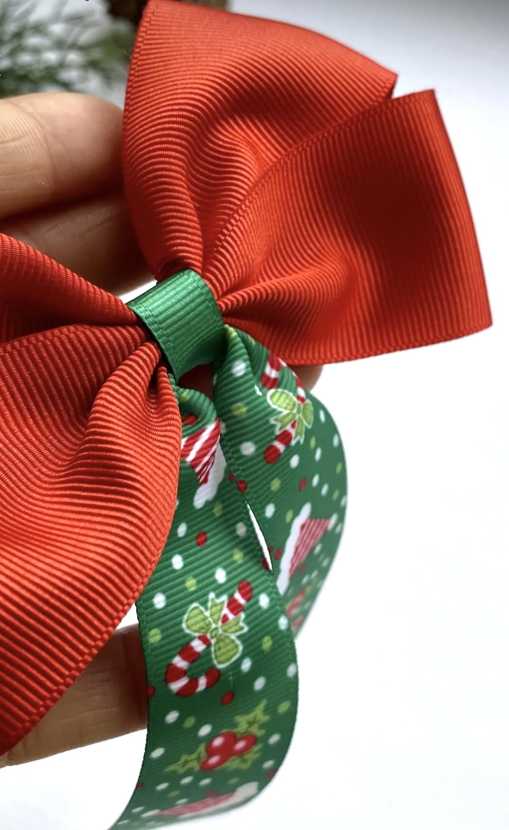 Tasarım Tokam El Yapımı Yılbaşı Desenli Yeşil Kuyruklu Kırmızı Yeni Yıl, Noel, Yılbaşı Saç Tokası 18 cm x 13 cm