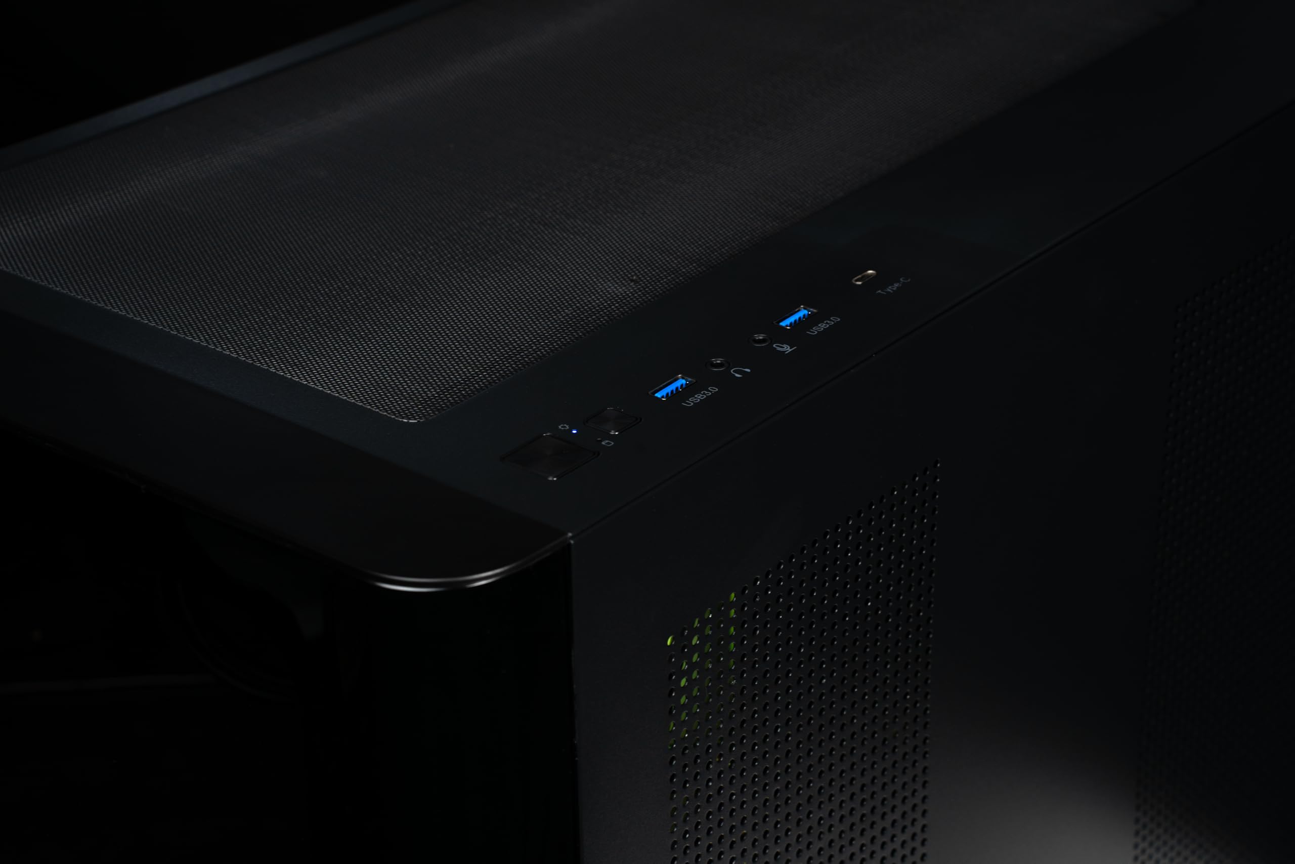 Shark RGBeast Mini R700 Gaming PC