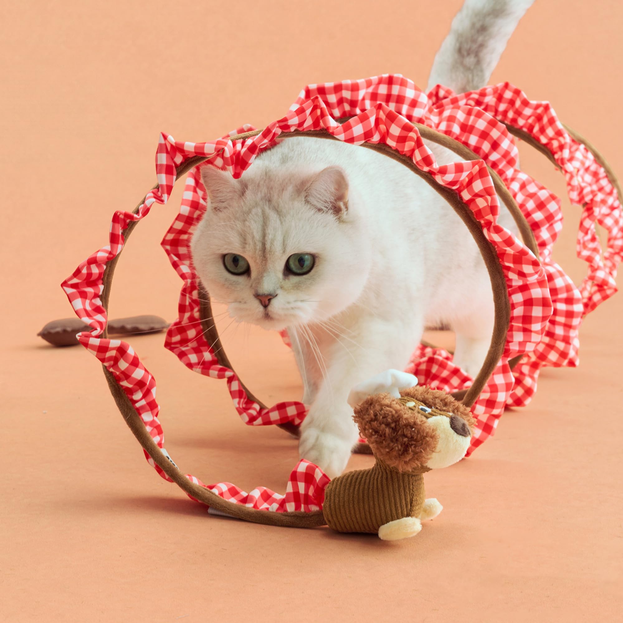 ZEZE Monica Tunnel à ressort pour chat avec herbe à chat et froissement, tube en spirale à 360°, pointe en plumes, cloche et jouet suspendu, ouverture de 28,9 cm, tunnel pliable pour chat d'intérieur